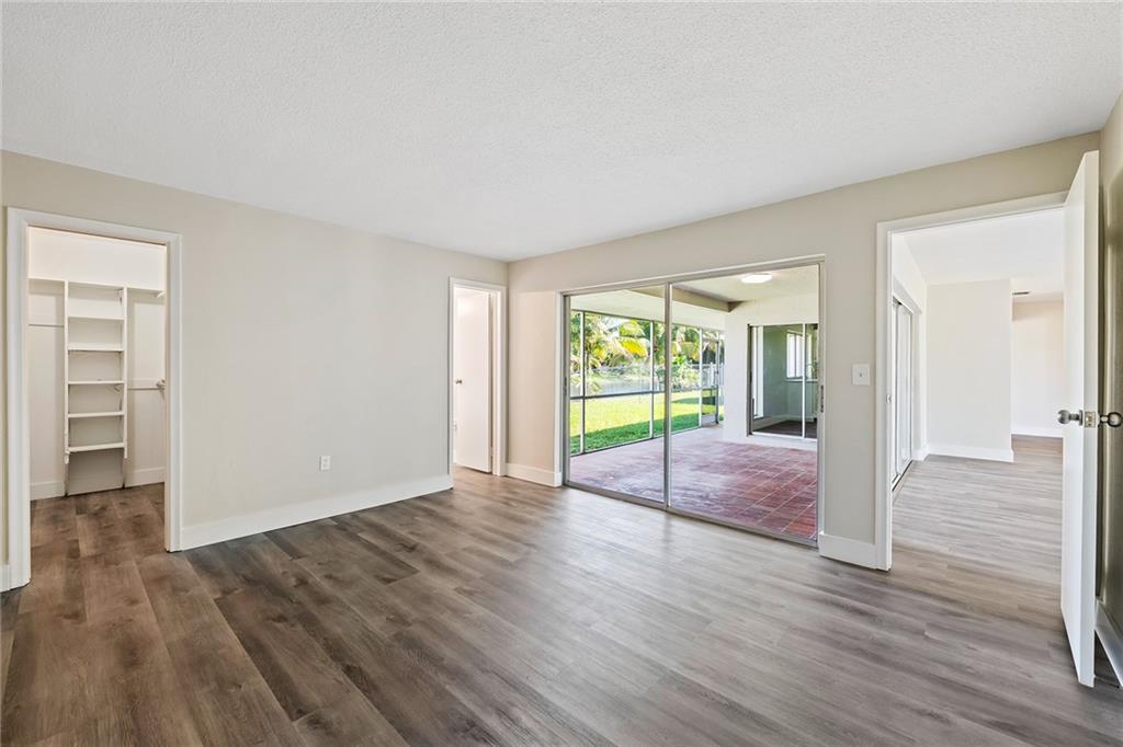 Sunrise Golf Village Sec - Residential