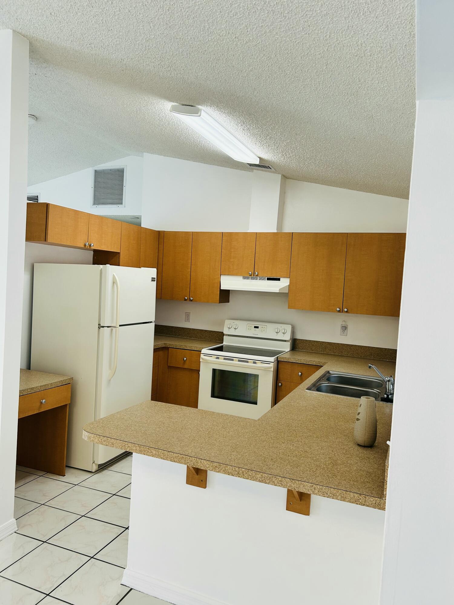 PORT ST LUCIE SECTION 13 - Residential Lease