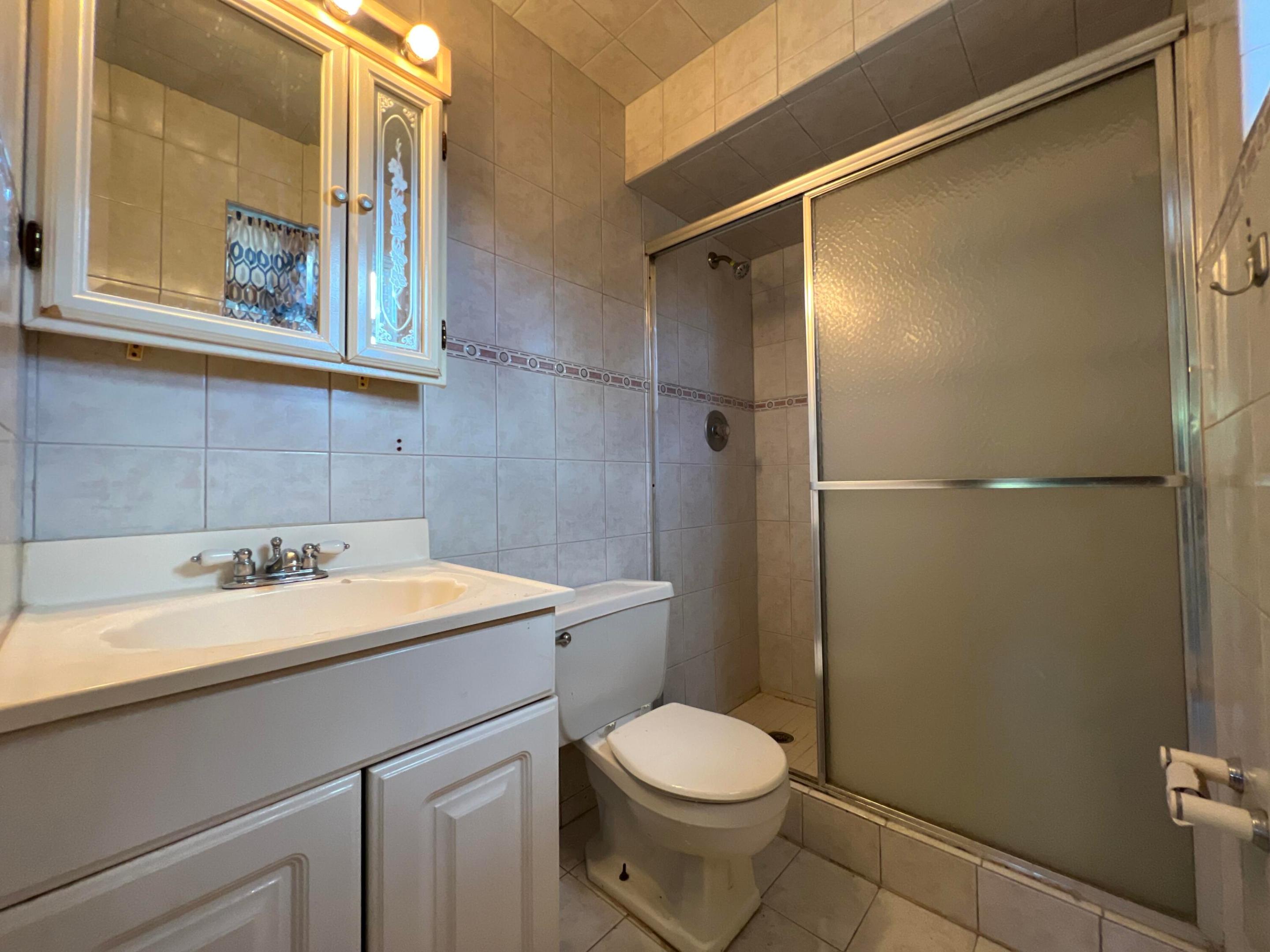 CORAM GARDENS - Residential Lease