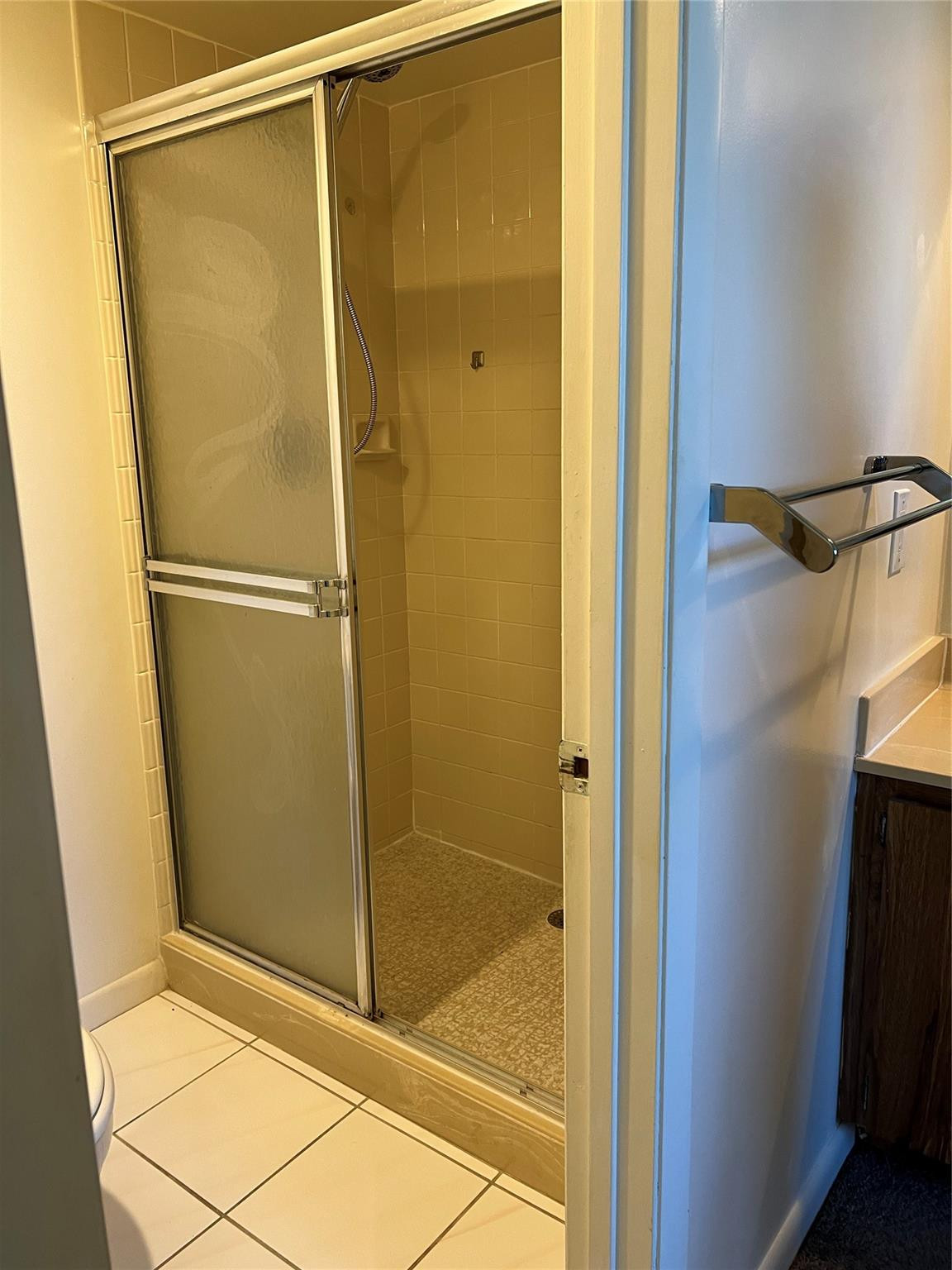 CONDO 13 OF WHITEHALL CONDOS - Residential Lease