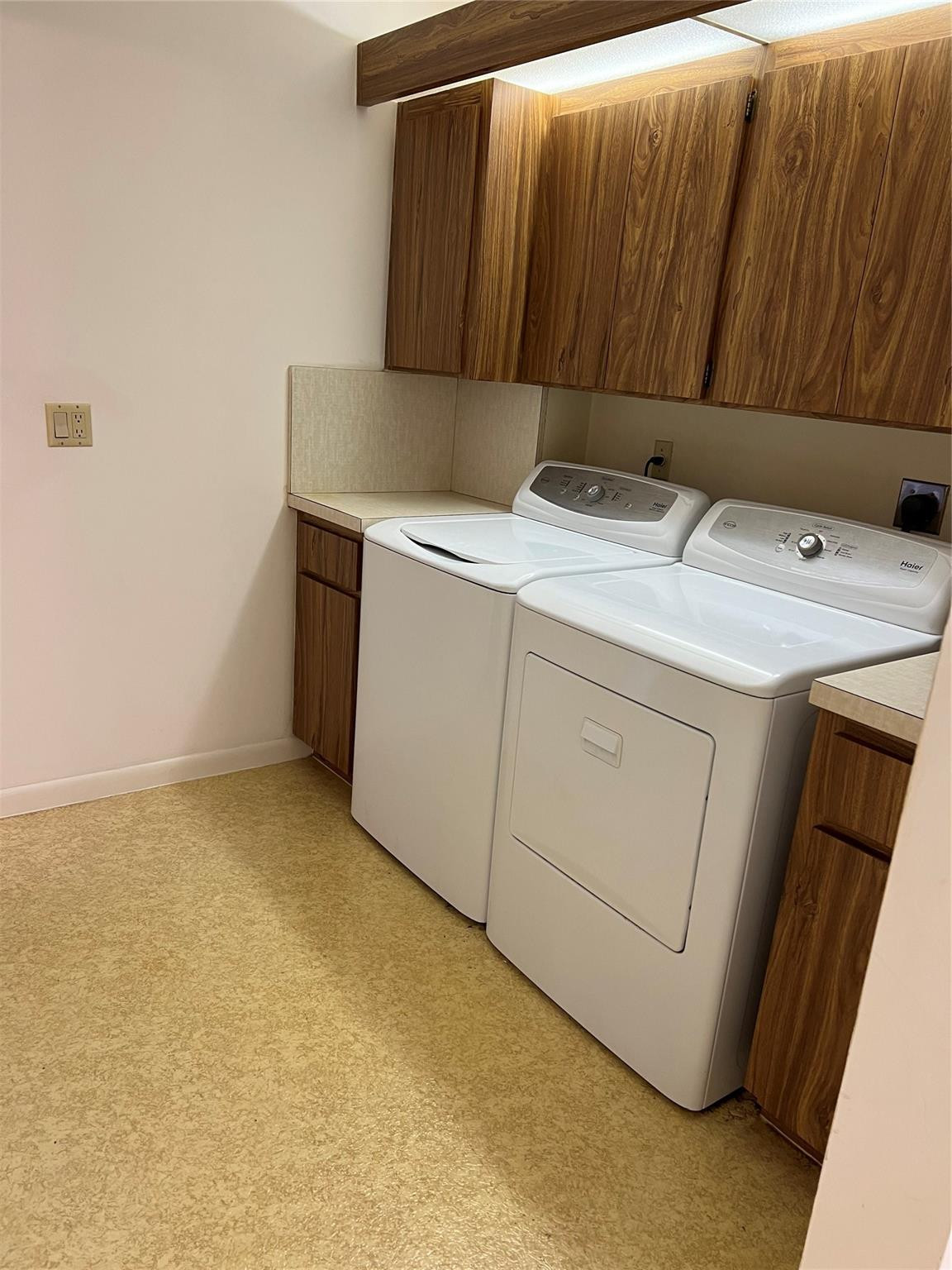 CONDO 13 OF WHITEHALL CONDOS - Residential Lease