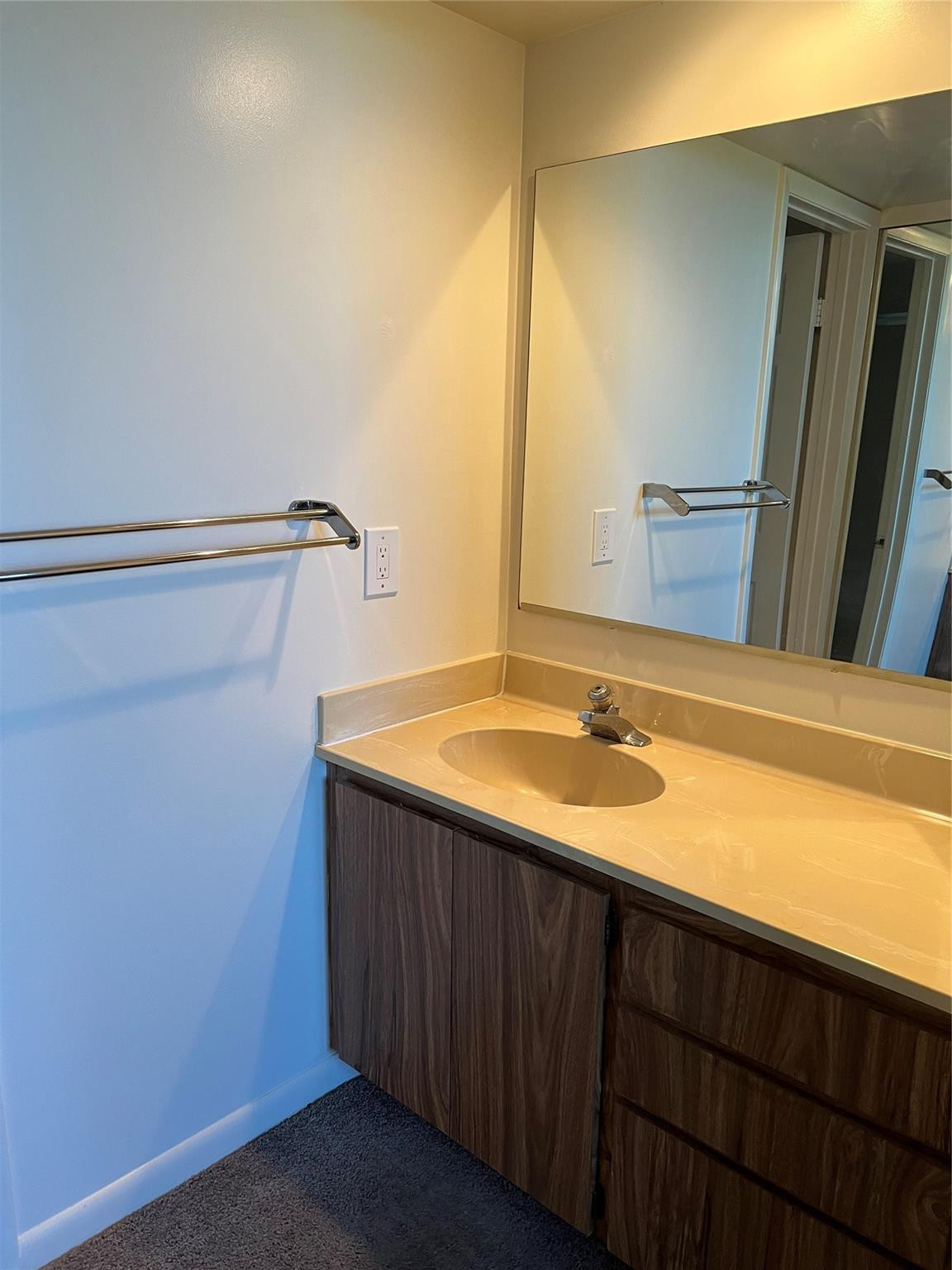 CONDO 13 OF WHITEHALL CONDOS - Residential Lease