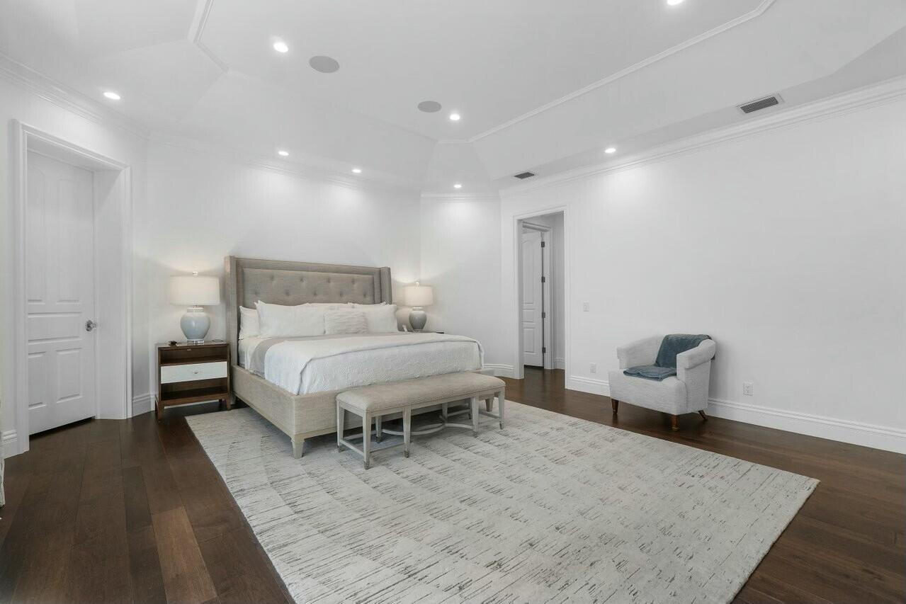 SAILFISH POINT - Residential