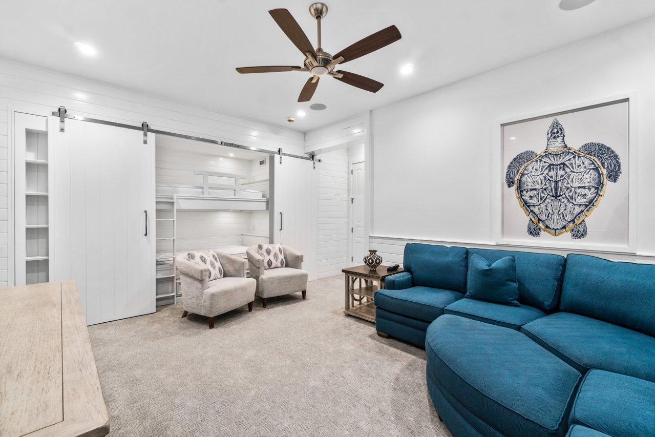 SAILFISH POINT - Residential