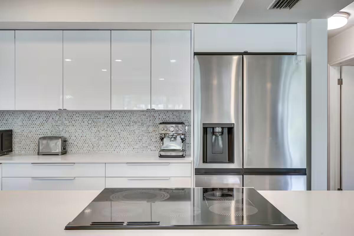 TOWN OF HALLANDALE B-13 - Residential Lease