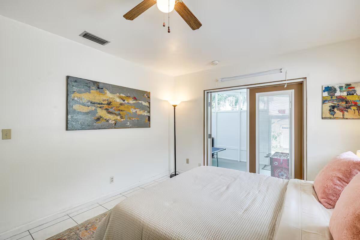 TOWN OF HALLANDALE B-13 - Residential Lease