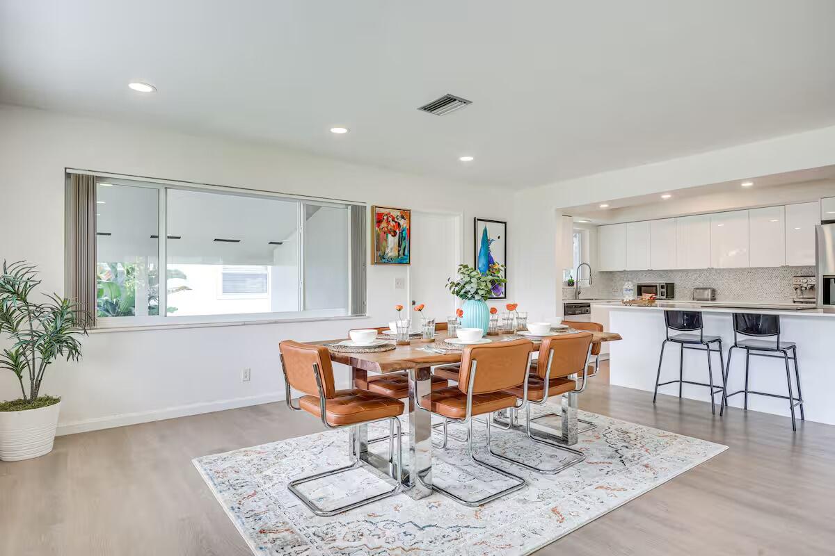 TOWN OF HALLANDALE B-13 - Residential Lease