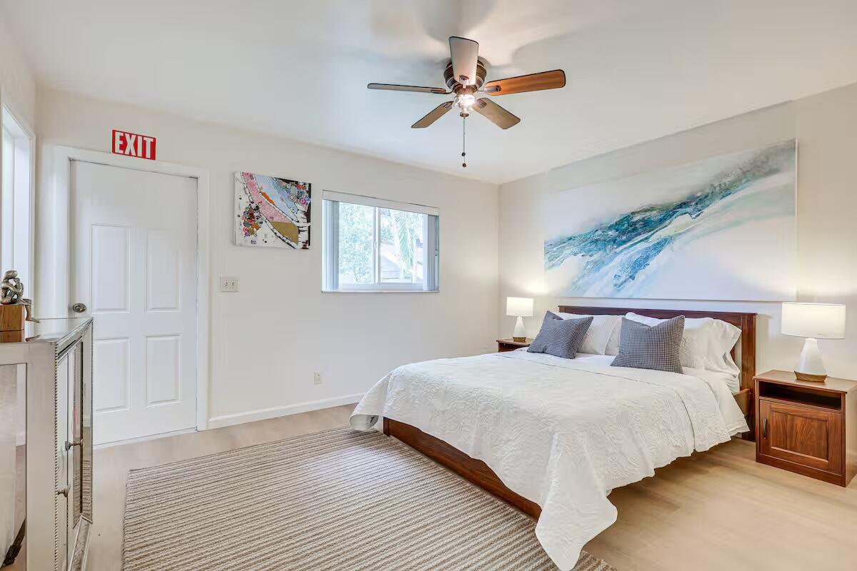 TOWN OF HALLANDALE B-13 - Residential Lease