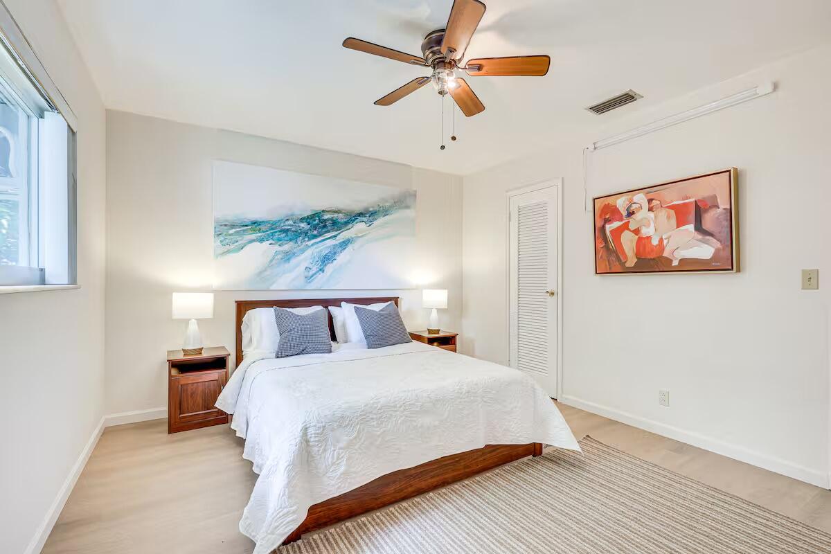 TOWN OF HALLANDALE B-13 - Residential Lease