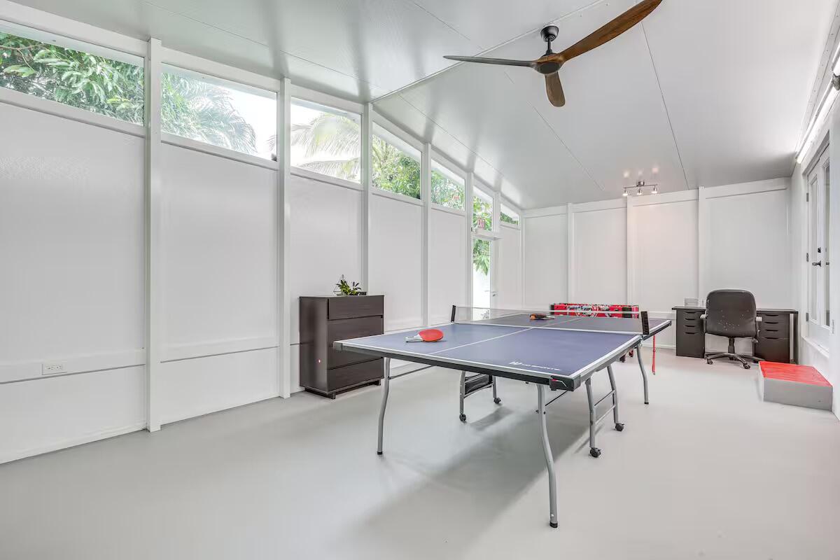 TOWN OF HALLANDALE B-13 - Residential Lease