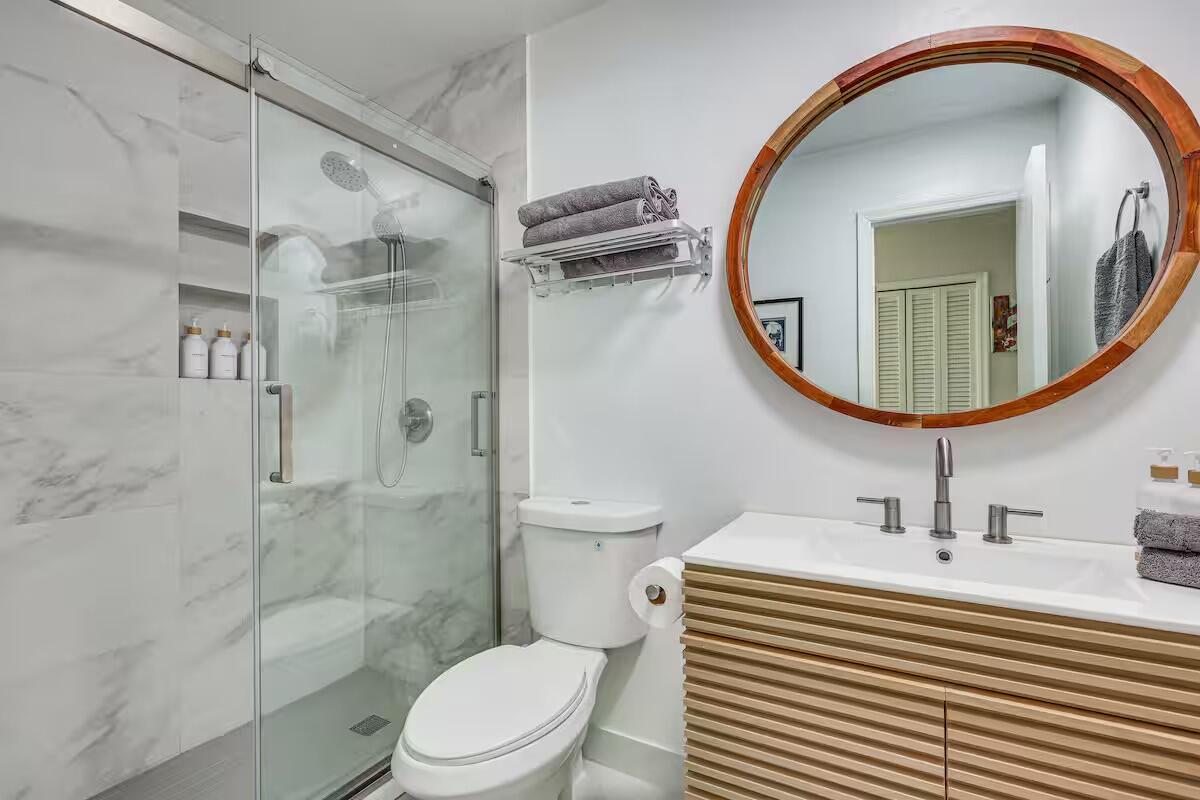 TOWN OF HALLANDALE B-13 - Residential Lease