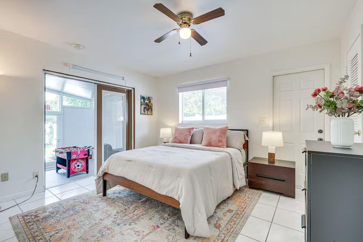 TOWN OF HALLANDALE B-13 - Residential Lease