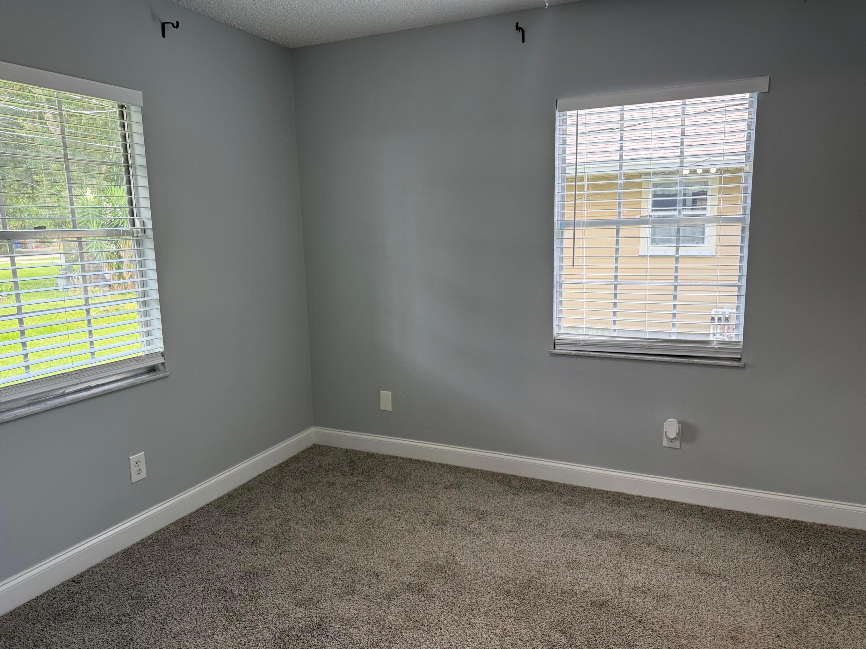 PARADISE PARK UNIT NO 1 - Residential Lease