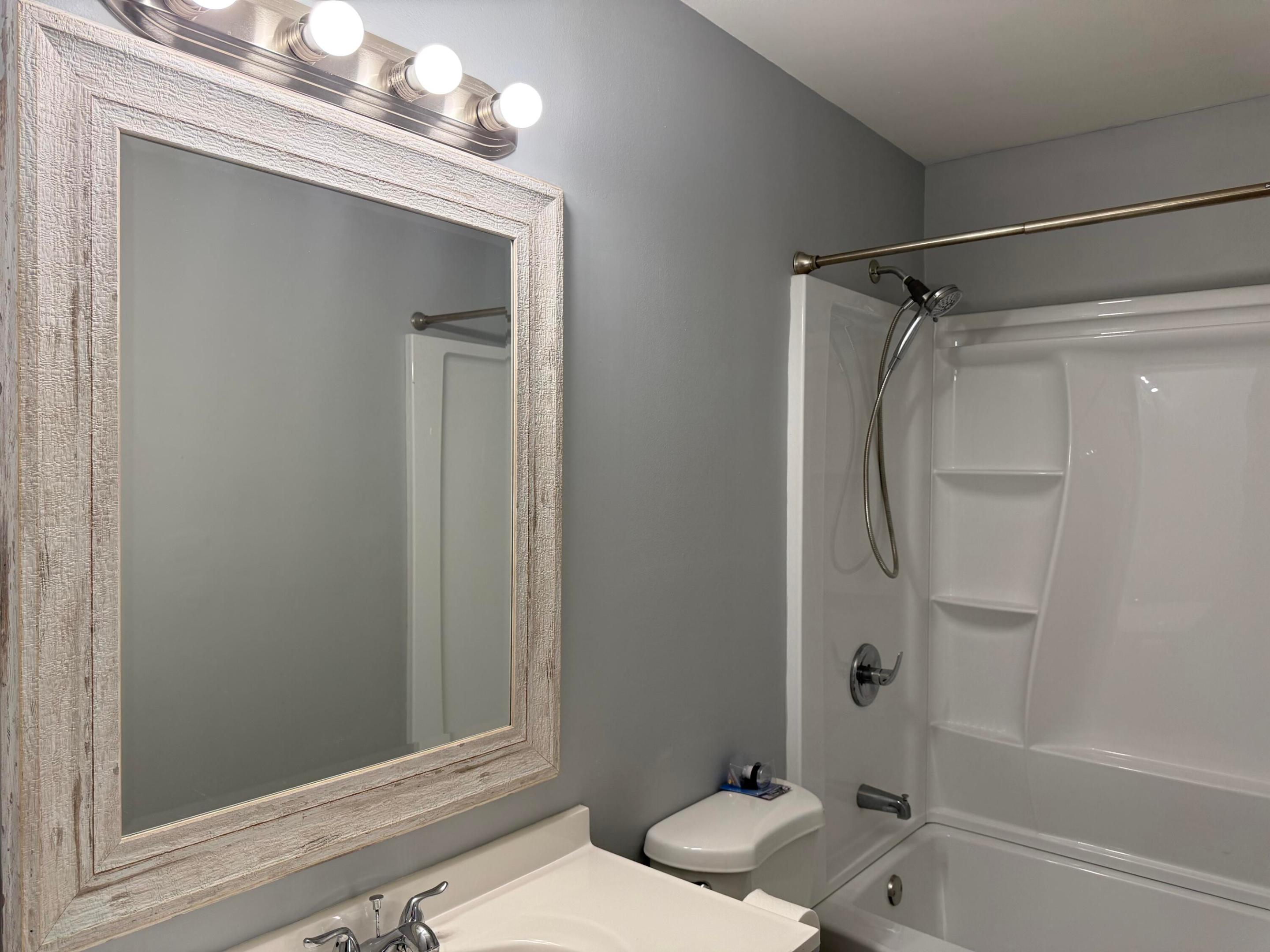 PARADISE PARK UNIT NO 1 - Residential Lease