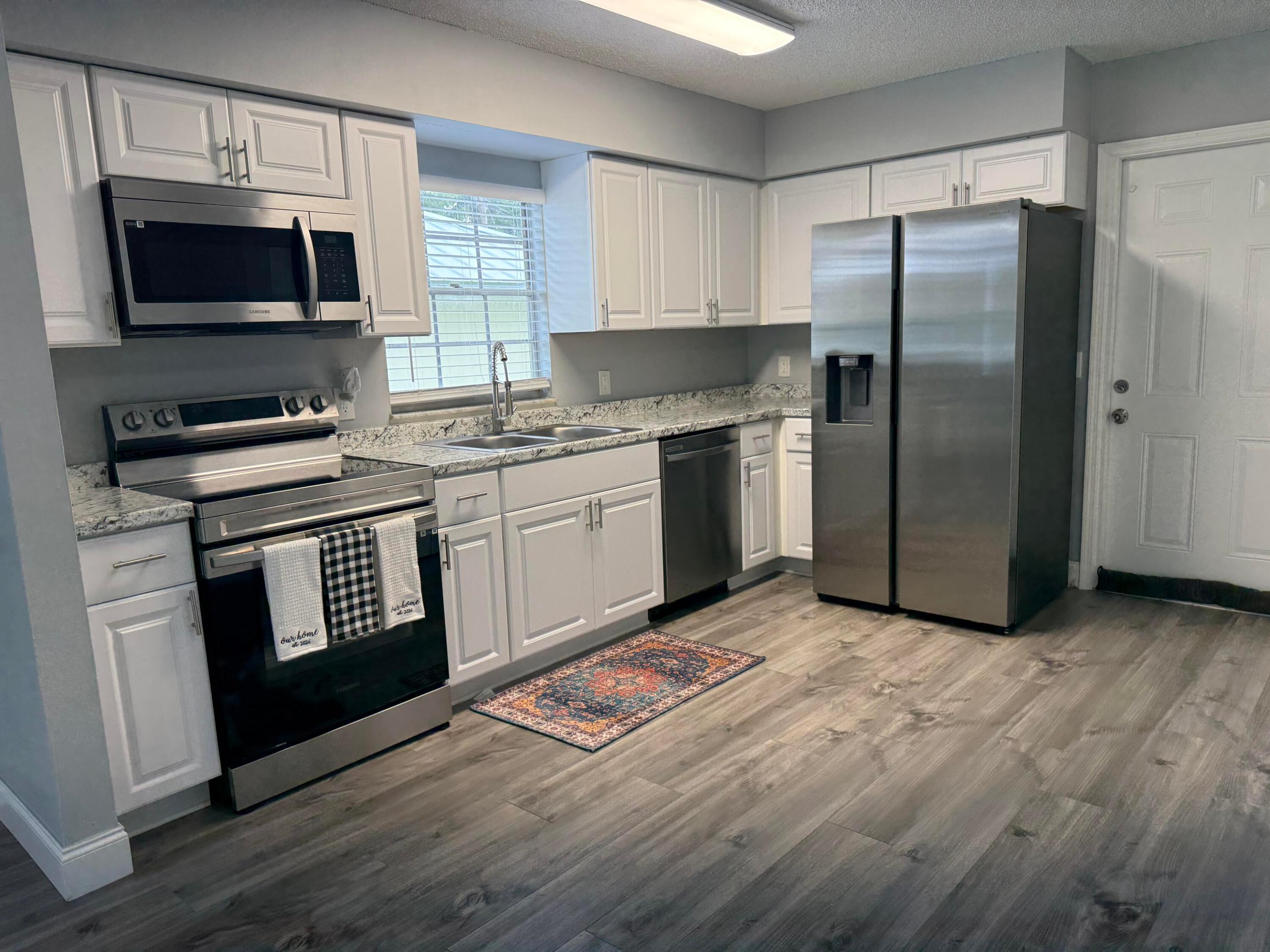 PARADISE PARK UNIT NO 1 - Residential Lease