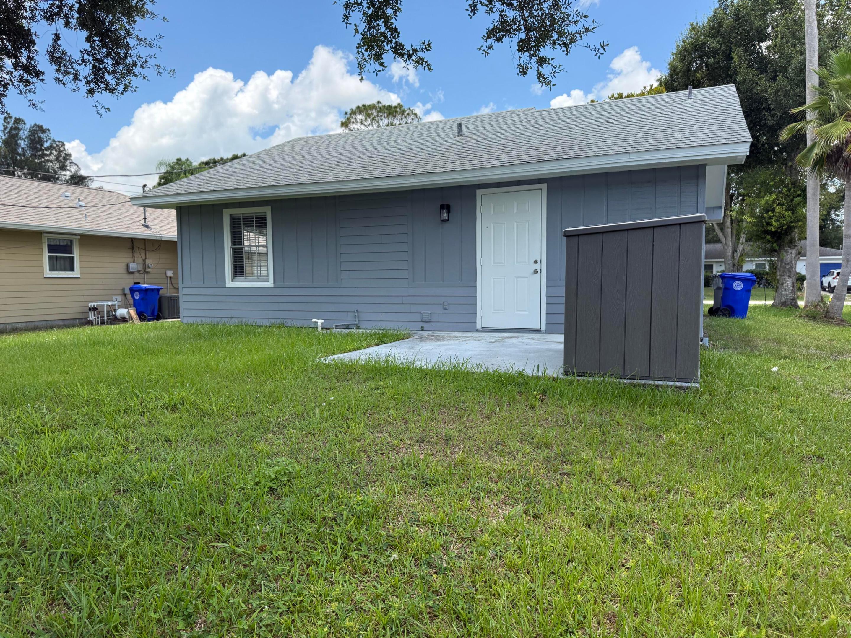 PARADISE PARK UNIT NO 1 - Residential Lease