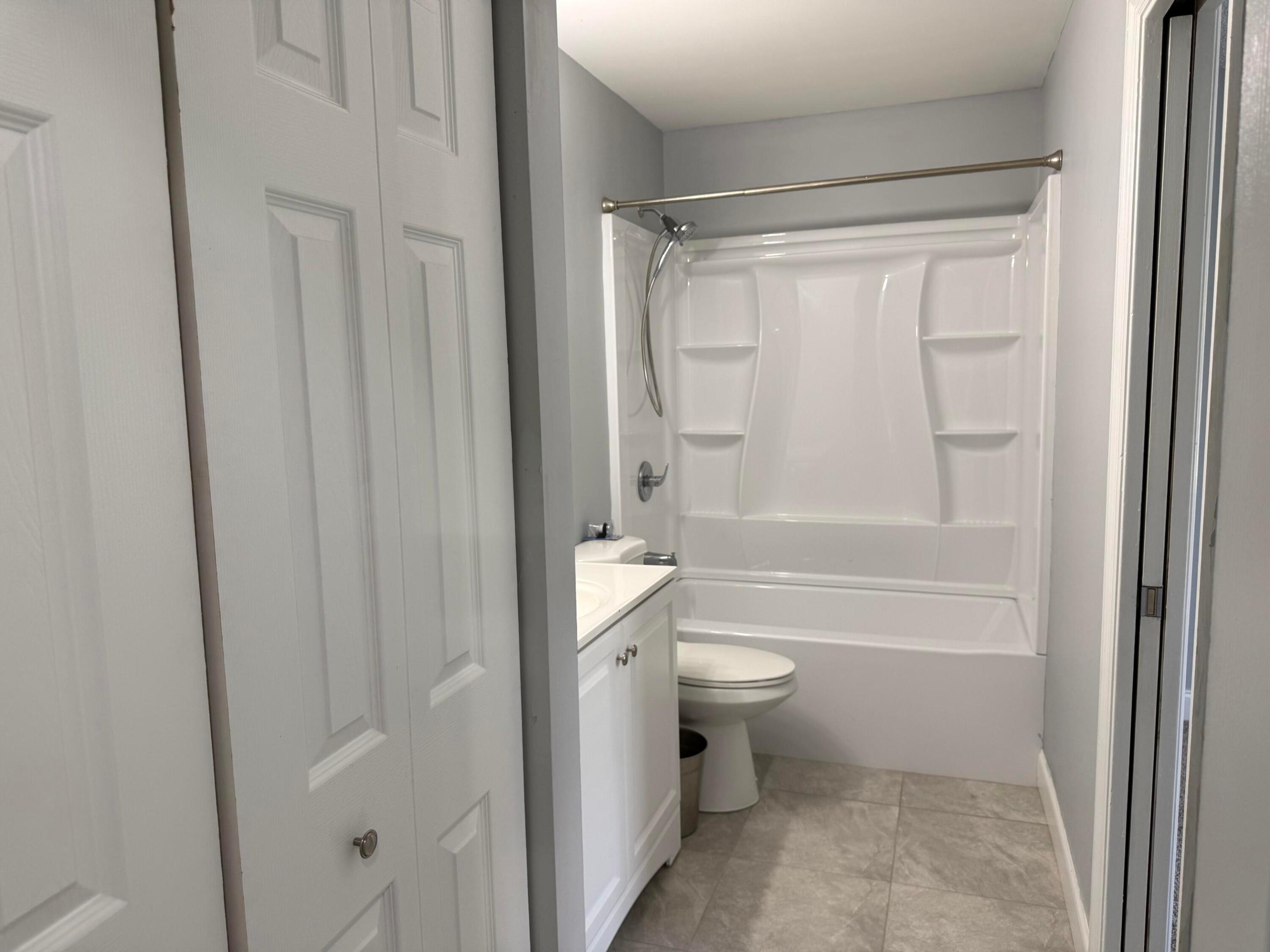 PARADISE PARK UNIT NO 1 - Residential Lease