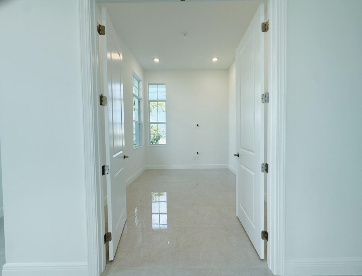 CRESSWIND PALM BEACH - Residential Lease