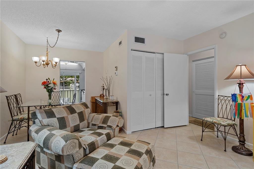 Oriole Gardens - Residential