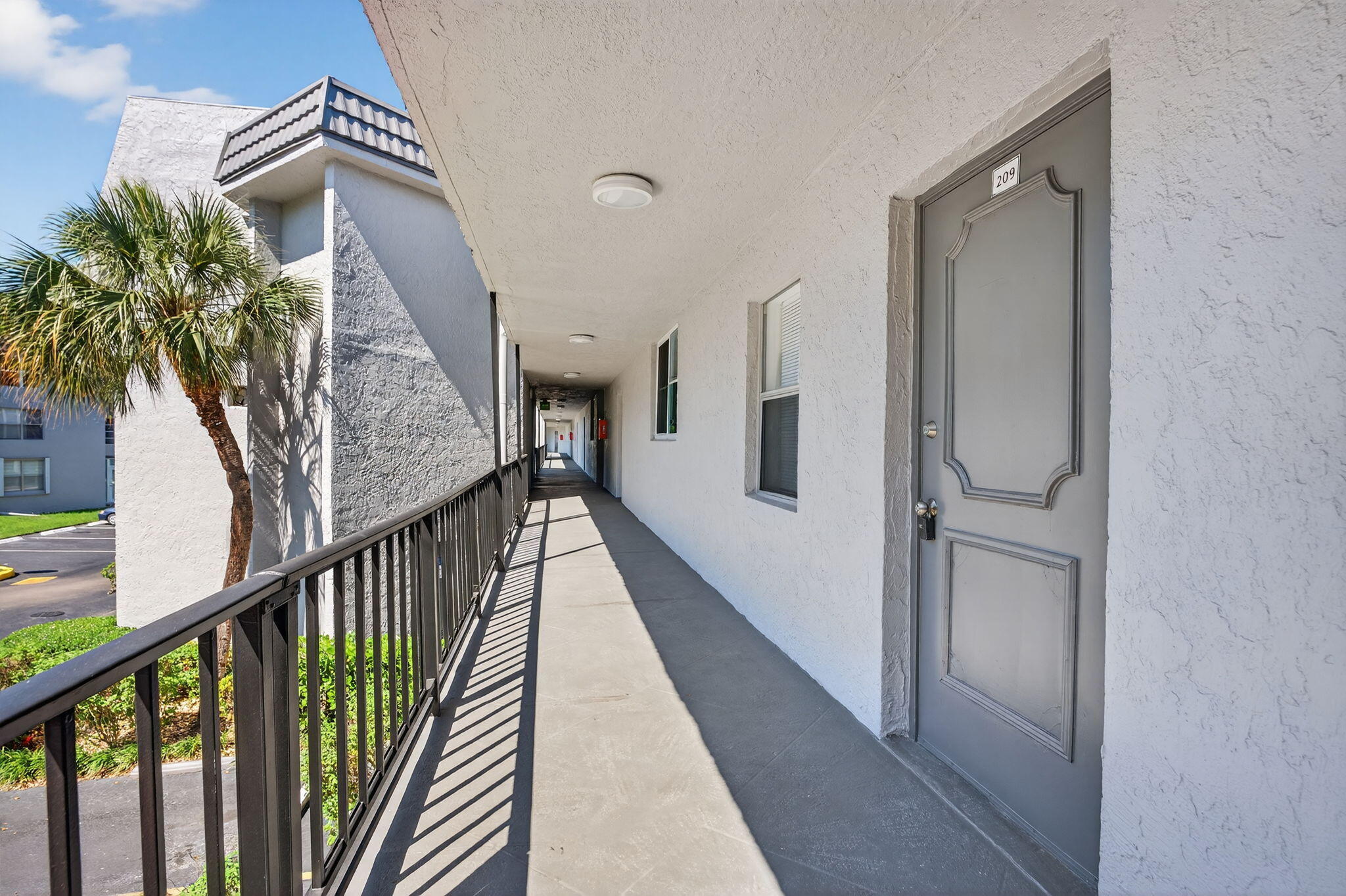 LIME BAY CONDOMINIUM 1 - Residential