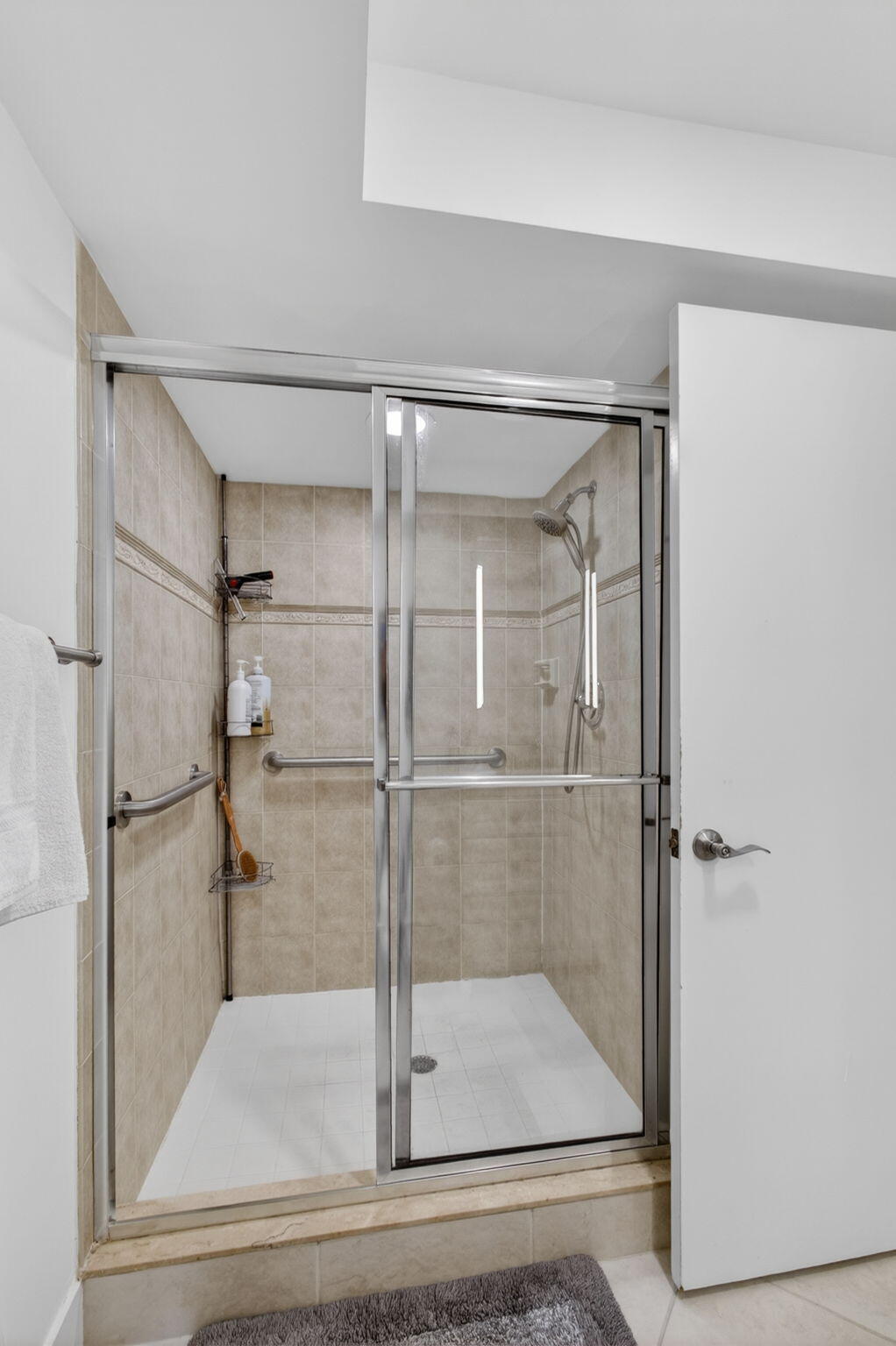 GOLF VILLAS CONDO - Residential Lease
