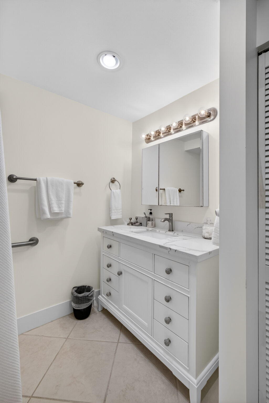 GOLF VILLAS CONDO - Residential Lease