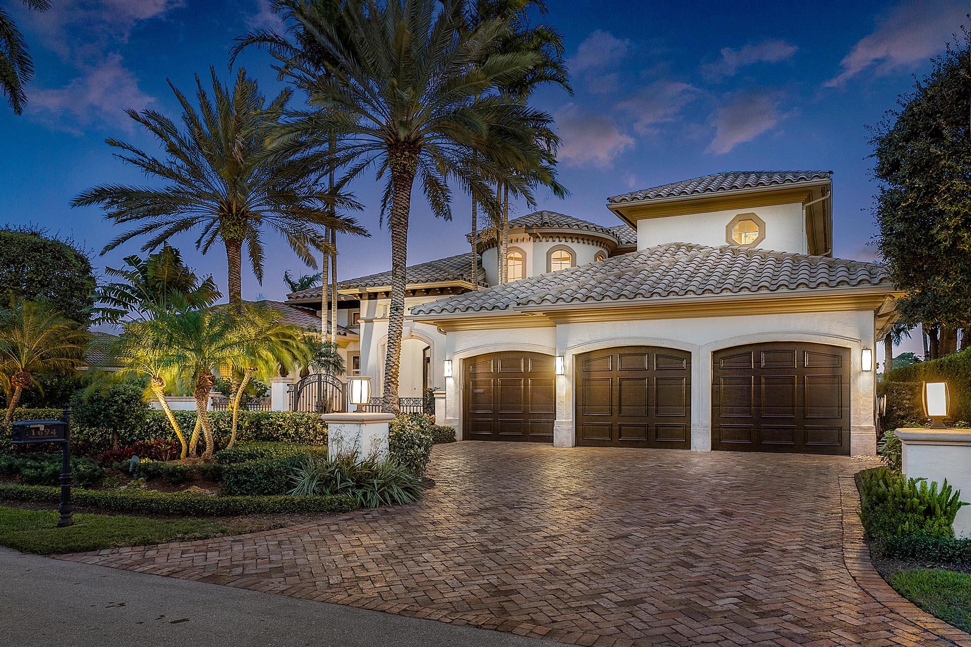 ROYAL PALM YACHT & COUNTRY CLUB - Residential