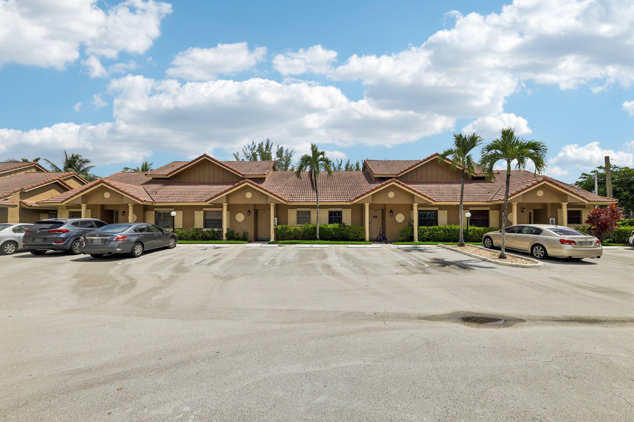 CORAL SPRINGS ESTATE TOWNHOMES - Residential