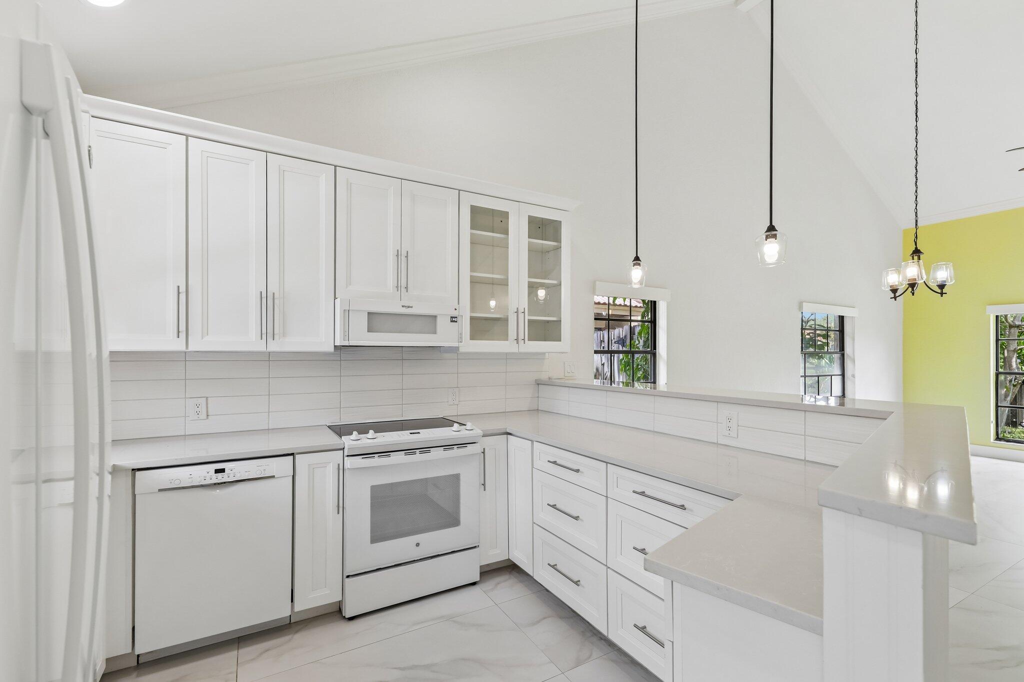 CORAL SPRINGS ESTATE TOWNHOMES - Residential