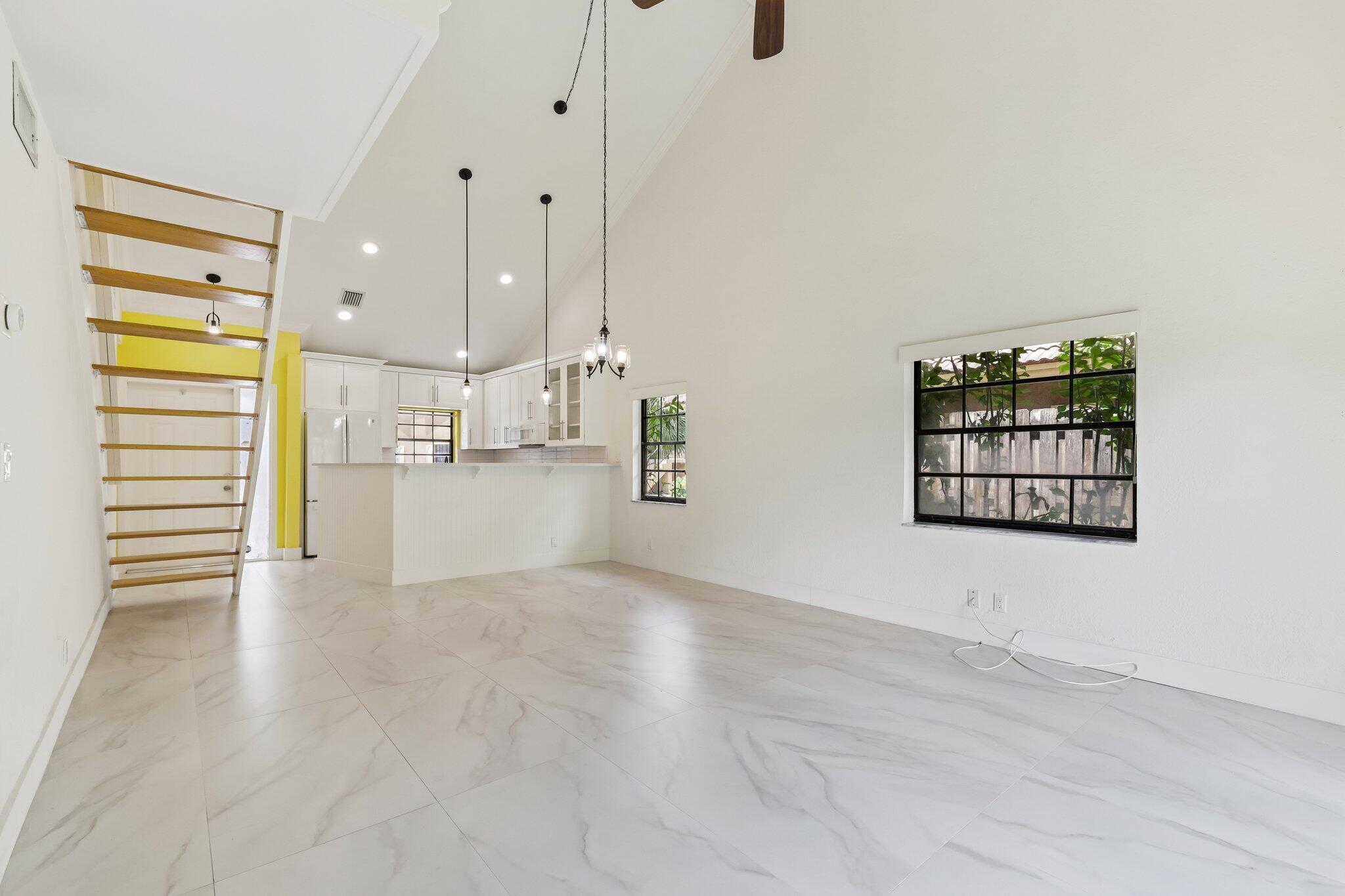 CORAL SPRINGS ESTATE TOWNHOMES - Residential