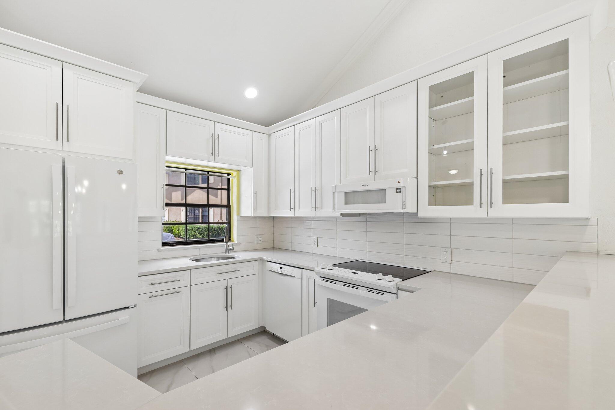 CORAL SPRINGS ESTATE TOWNHOMES - Residential