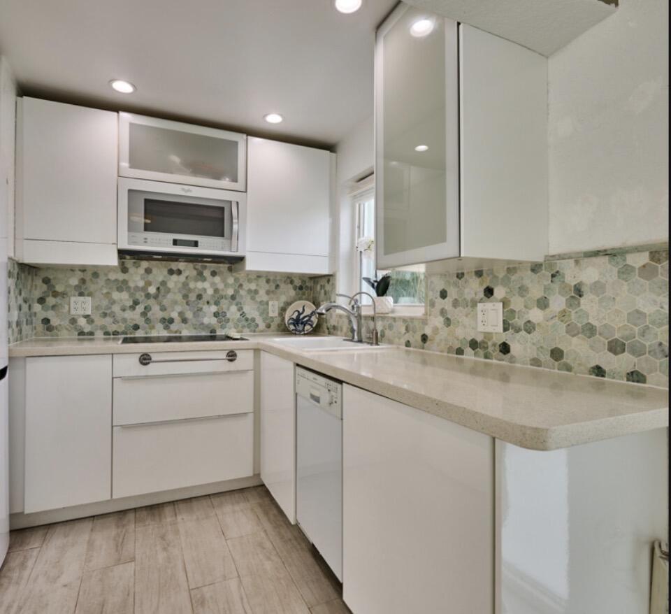 HILLSBORO MILE OCEAN APTS SEC 2 - Residential Lease