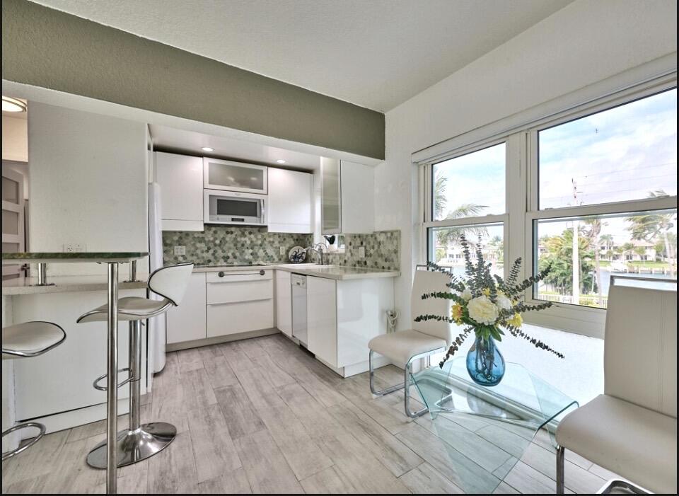 HILLSBORO MILE OCEAN APTS SEC 2 - Residential Lease