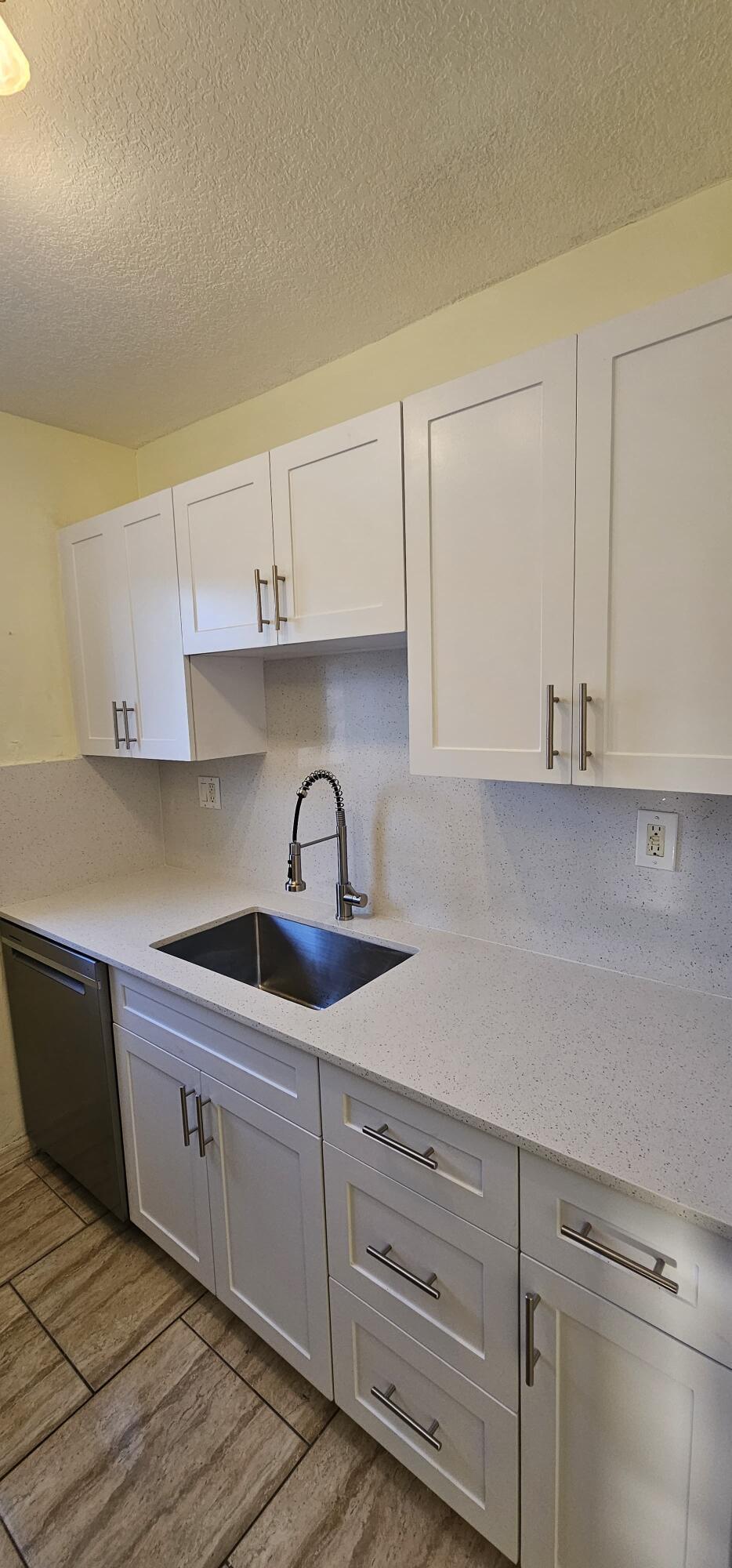 GOLDEN TOWERS NO 2 INC - GOLDEN - Residential Lease