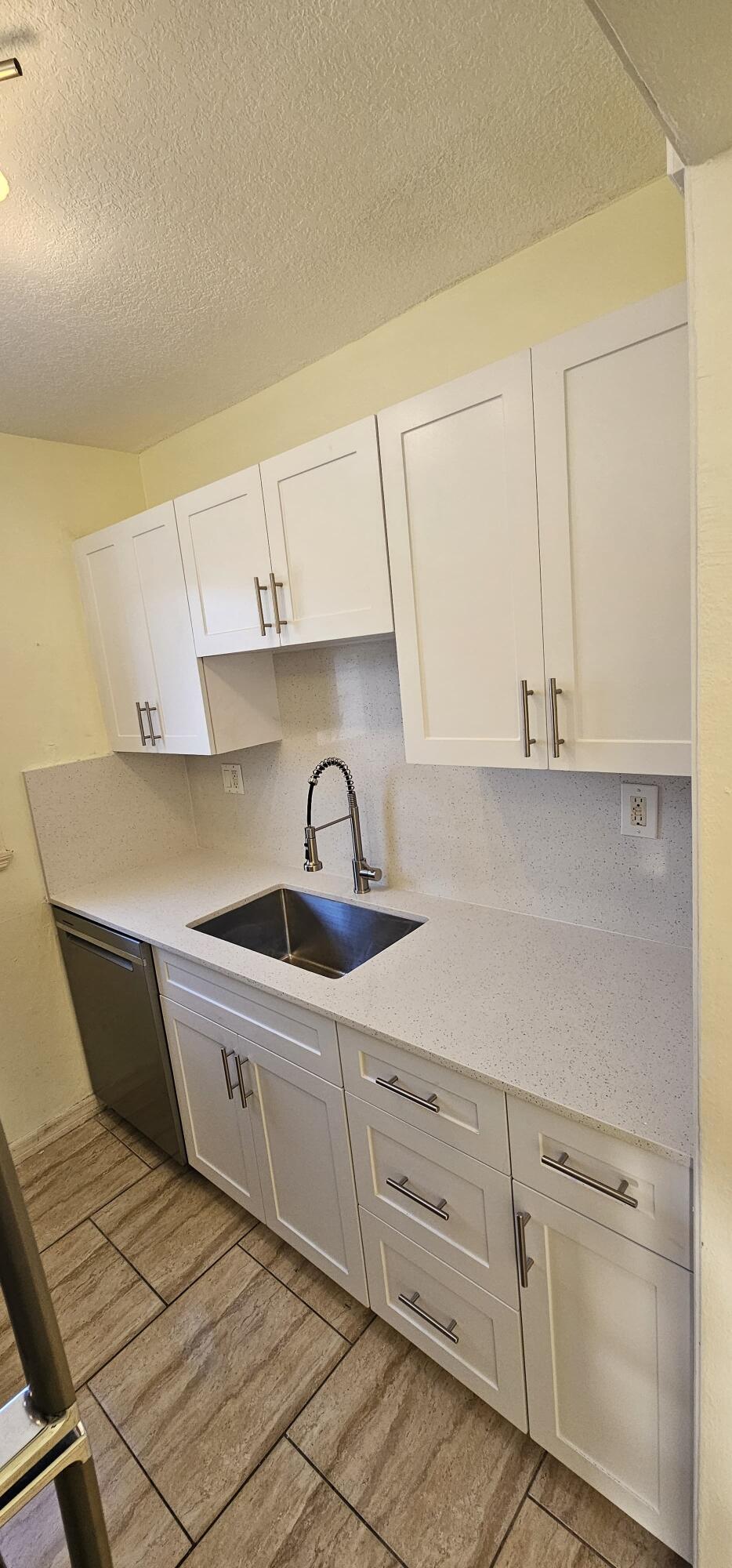 GOLDEN TOWERS NO 2 INC - GOLDEN - Residential Lease