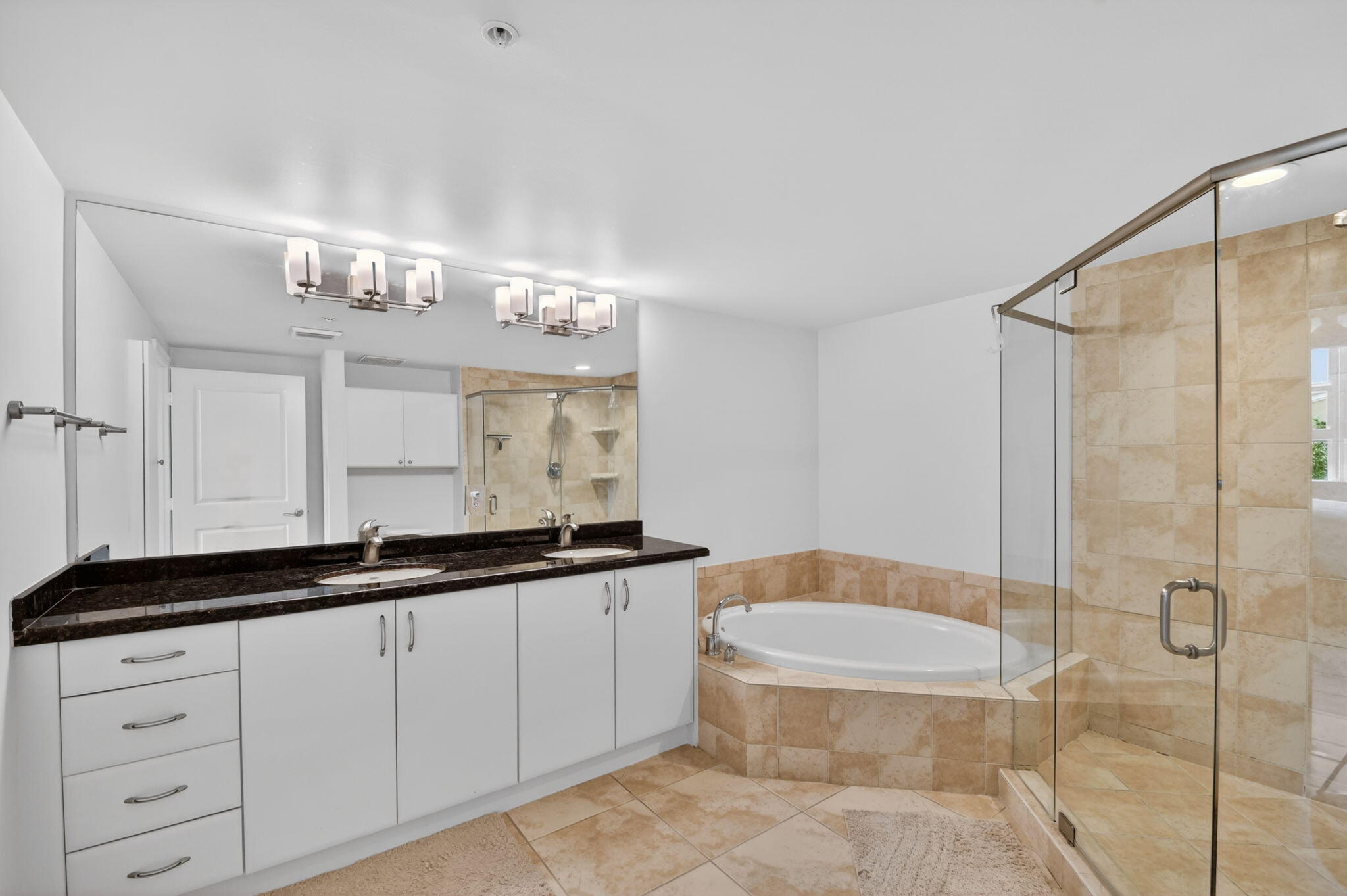 METROPOLITAN CONDO - Residential Lease