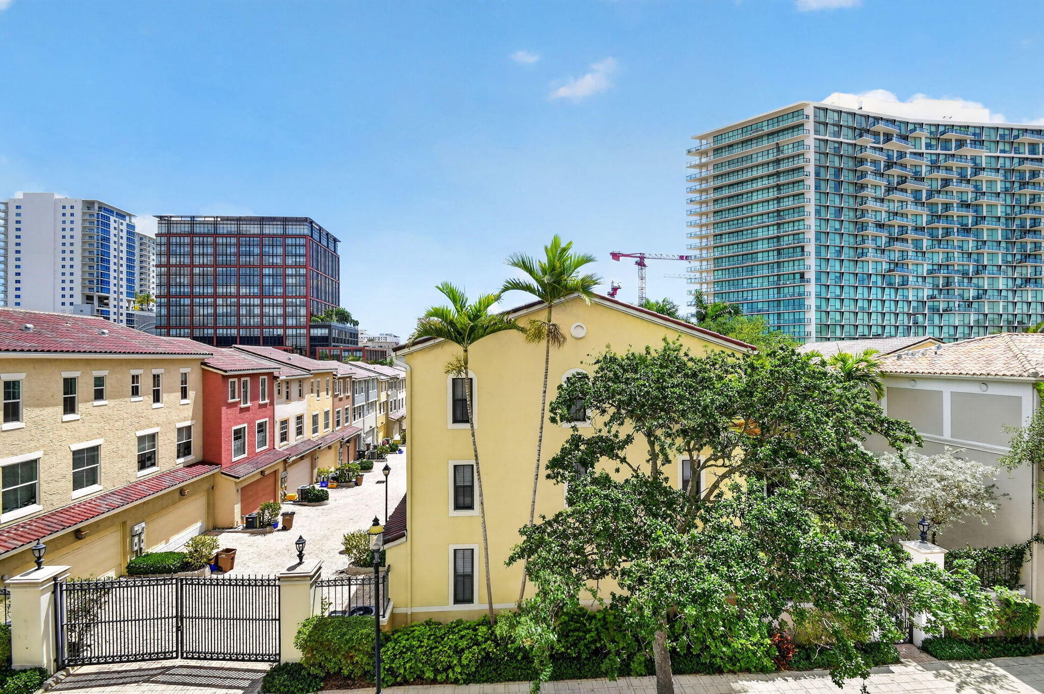 METROPOLITAN CONDO - Residential Lease