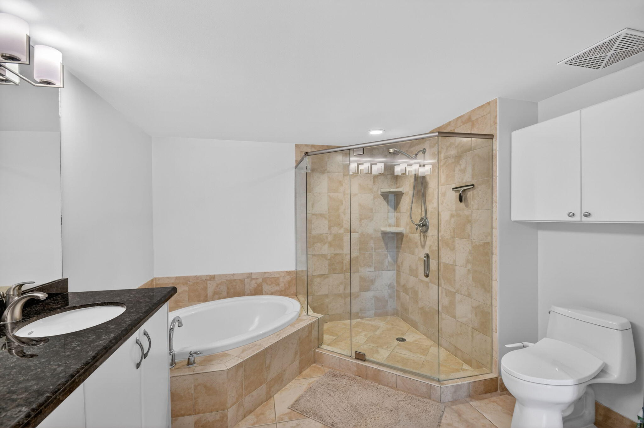 METROPOLITAN CONDO - Residential Lease