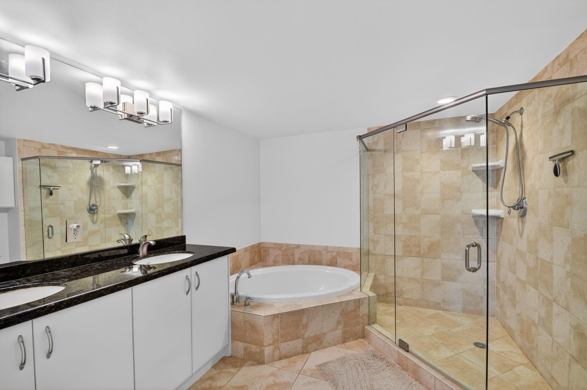 METROPOLITAN CONDO - Residential Lease
