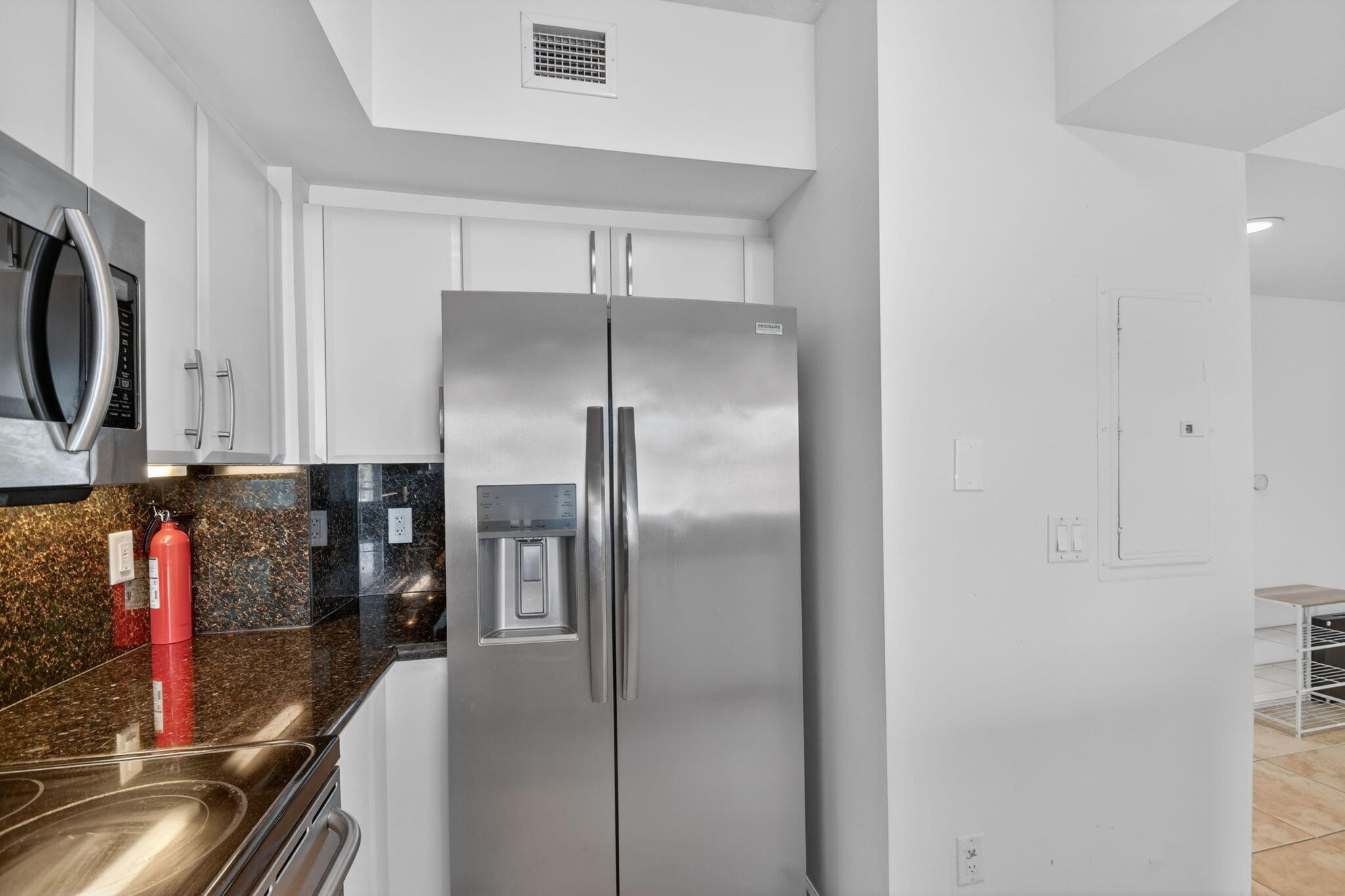 METROPOLITAN CONDO - Residential Lease