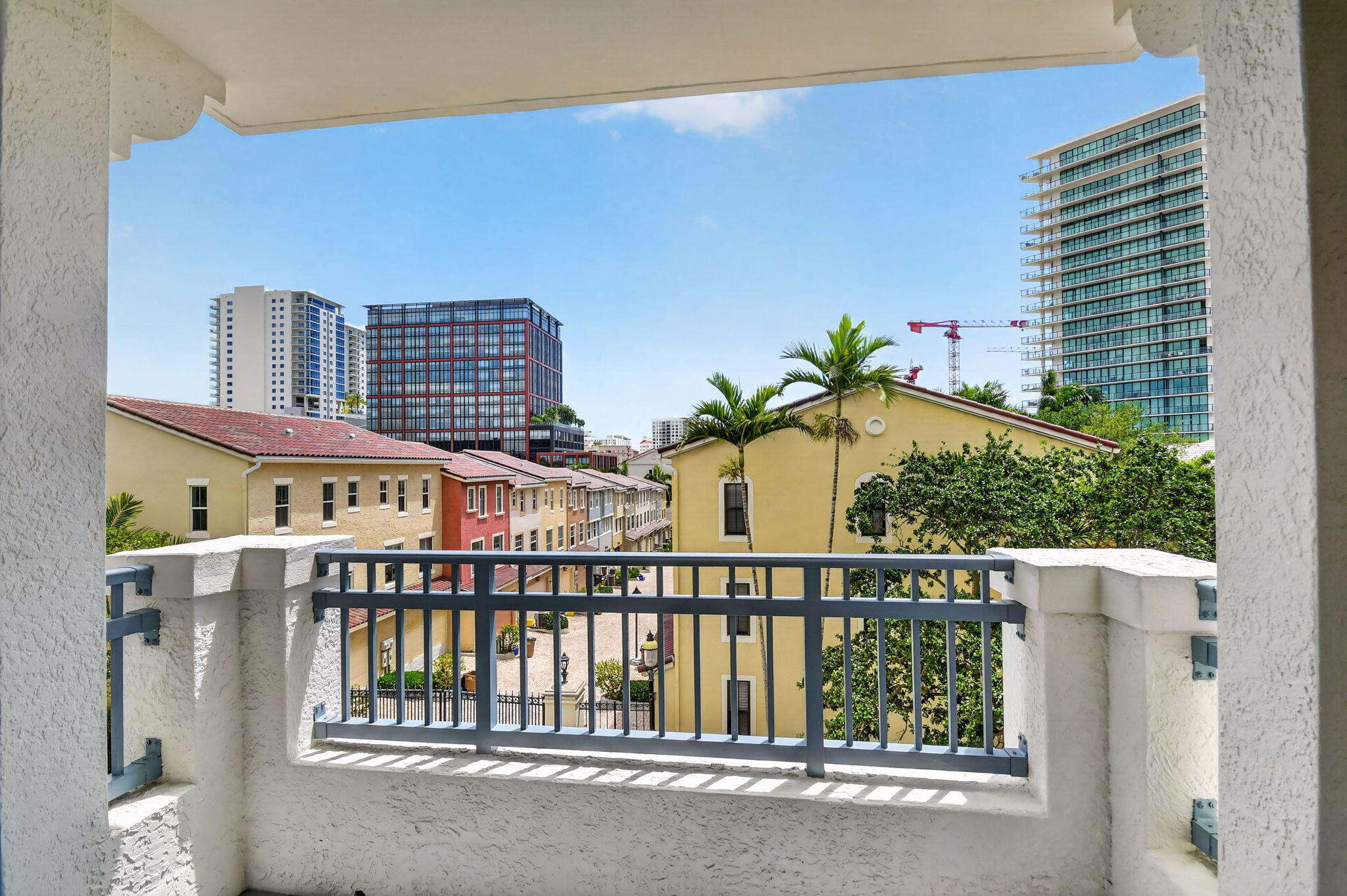 METROPOLITAN CONDO - Residential Lease