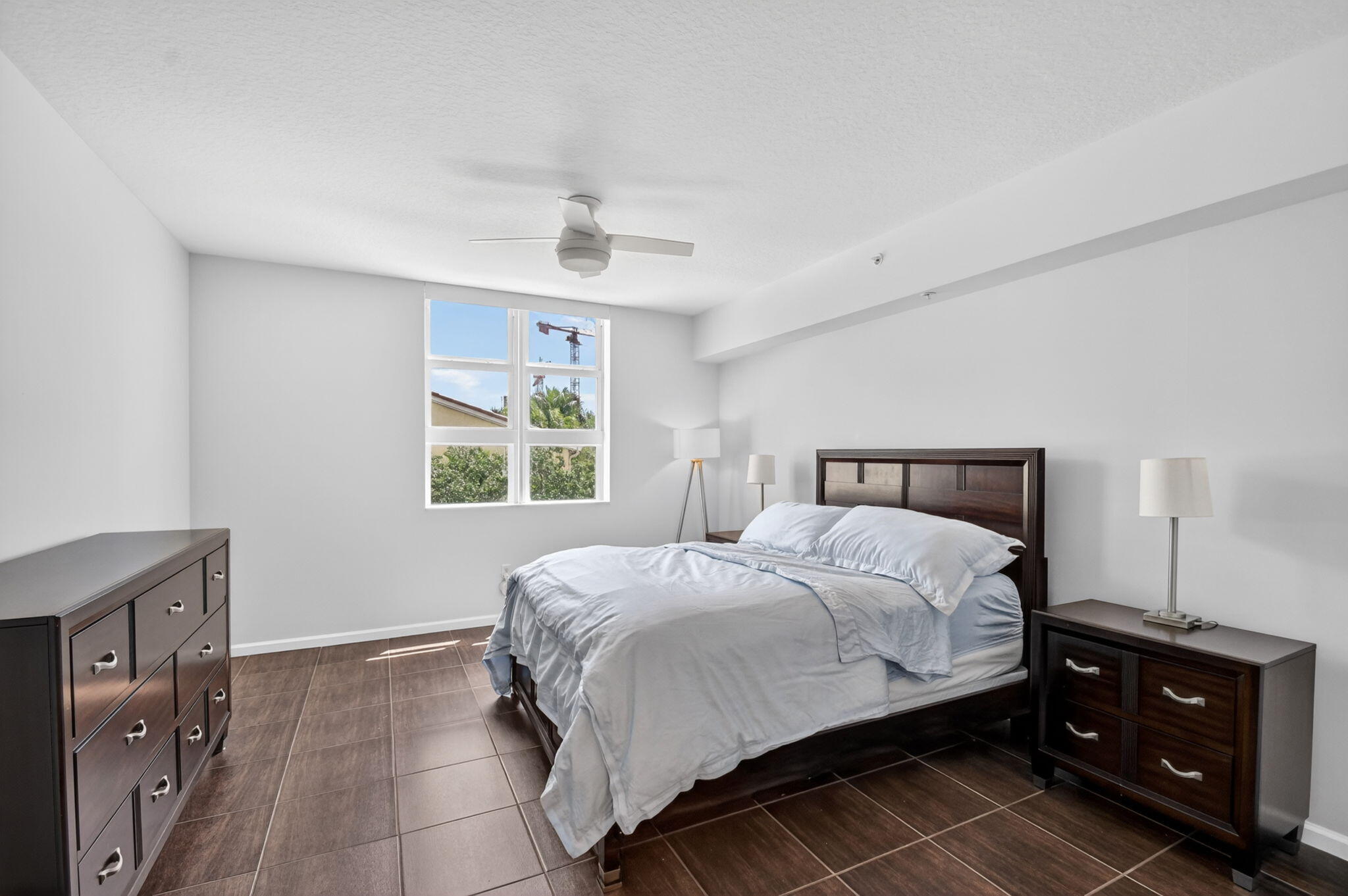 METROPOLITAN CONDO - Residential Lease
