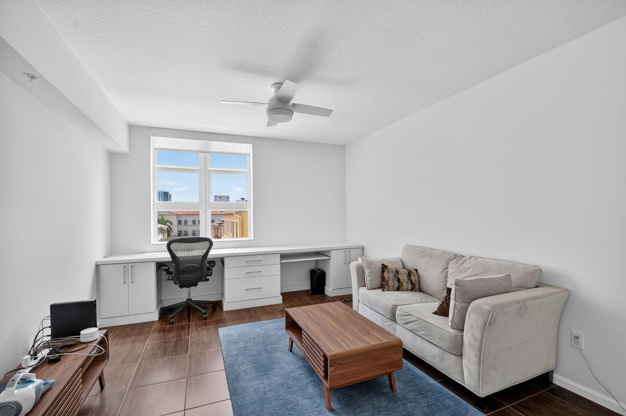 METROPOLITAN CONDO - Residential Lease