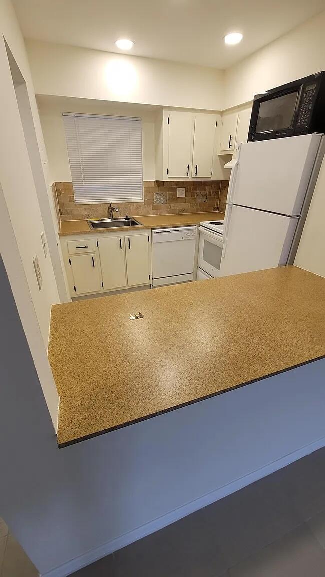 MARGATE VILLAGE PHASE I CONDO - Residential