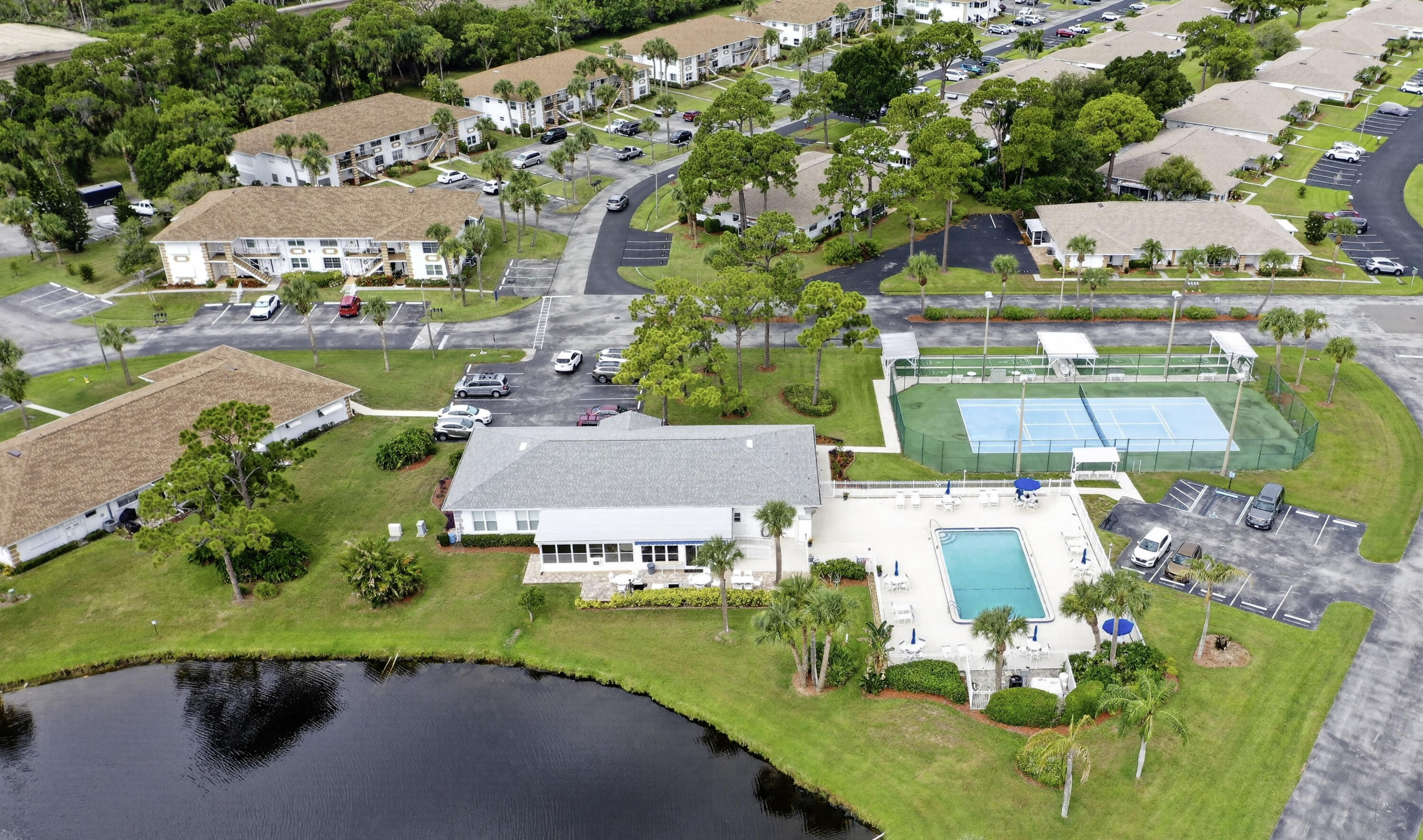 HIGH POINT OF FORT PIERCE CONDOMINIUM SECTION 3 - Residential