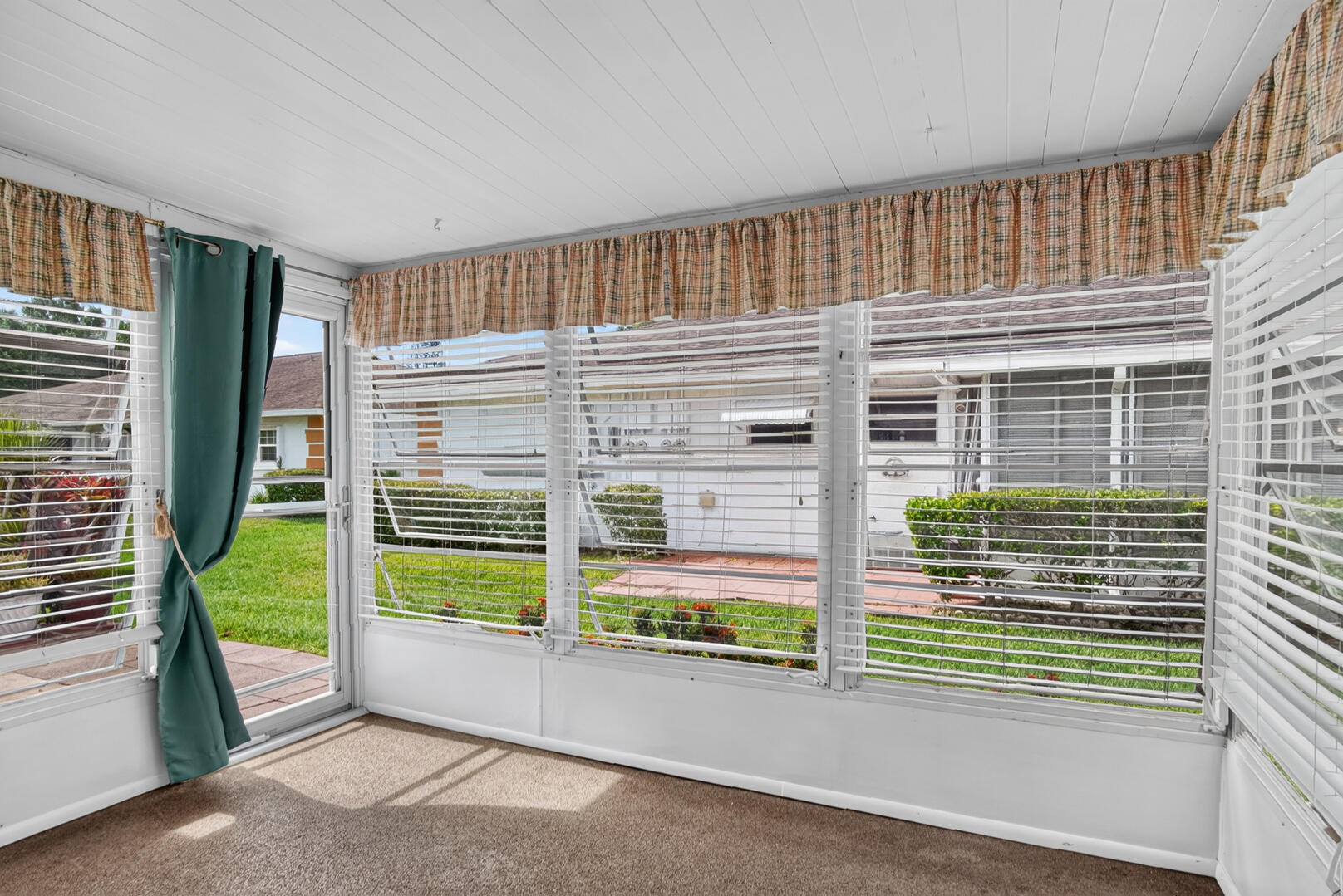 HIGH POINT OF FORT PIERCE CONDOMINIUM SECTION 3 - Residential