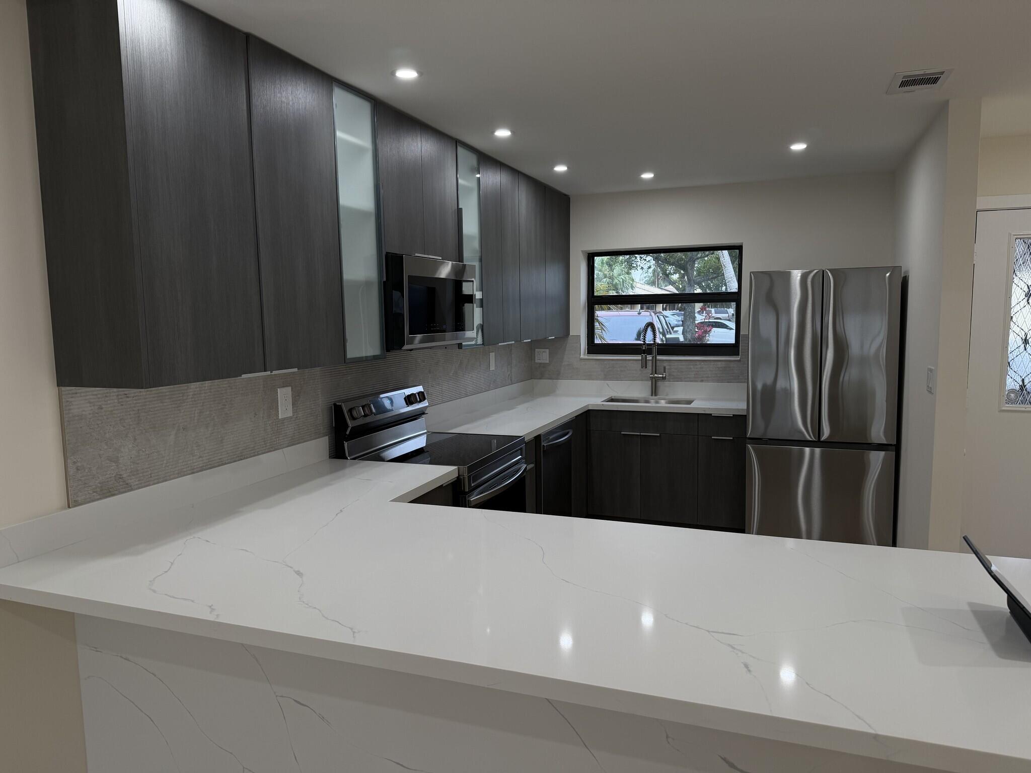 WOODLAKE ISLES - Residential