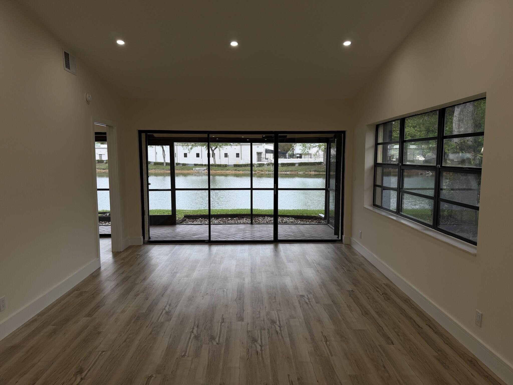 WOODLAKE ISLES - Residential