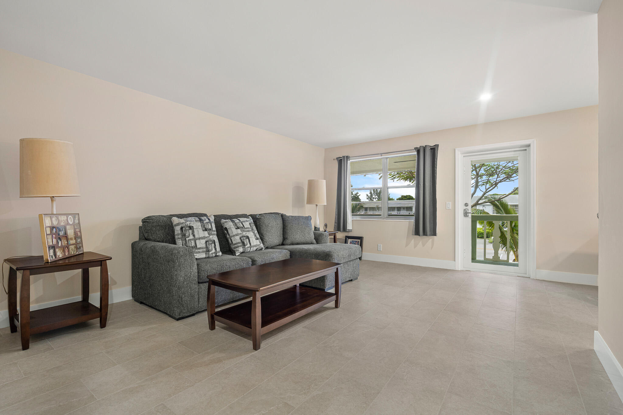FARNHAM G CONDO - Residential