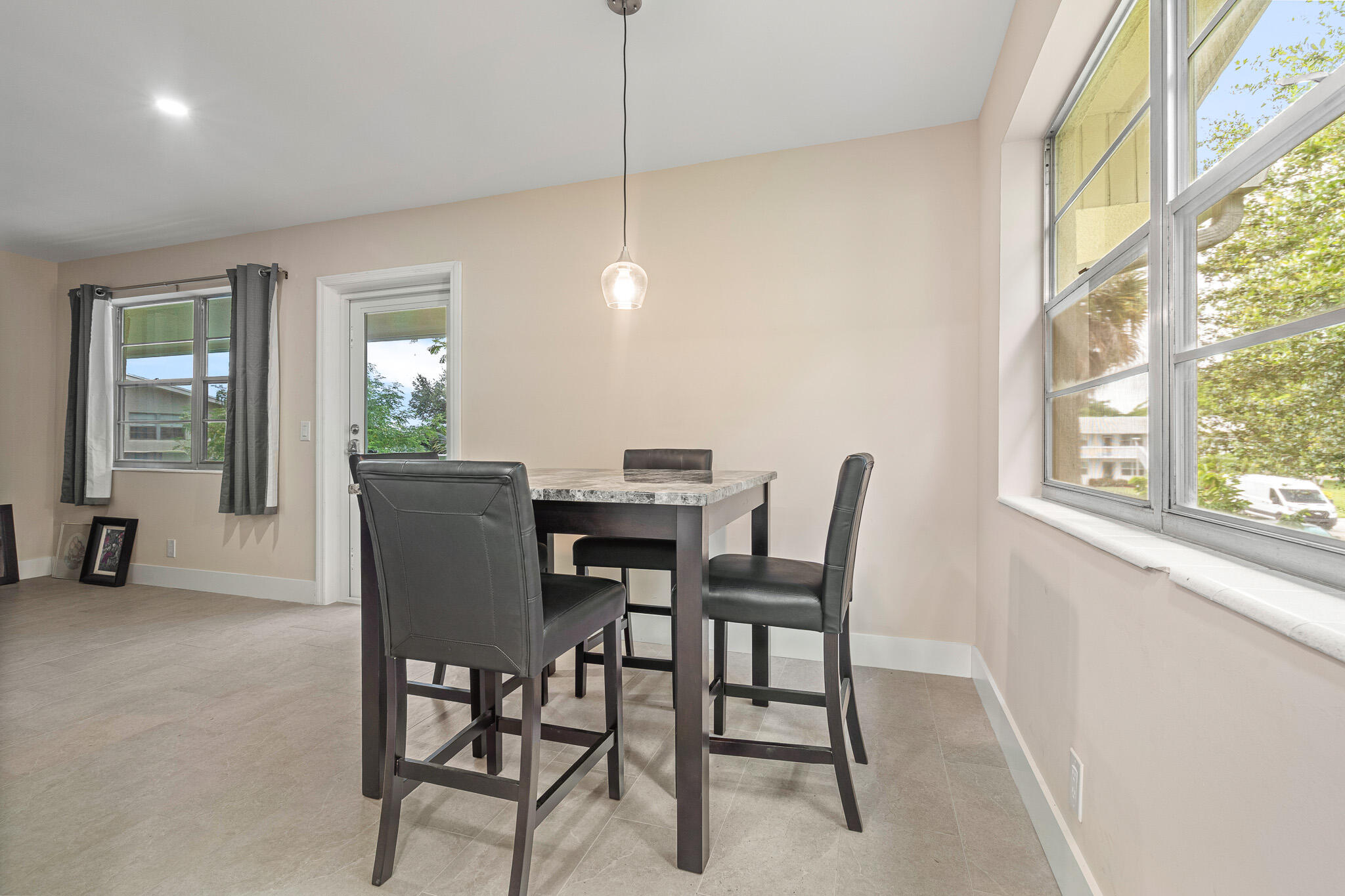FARNHAM G CONDO - Residential